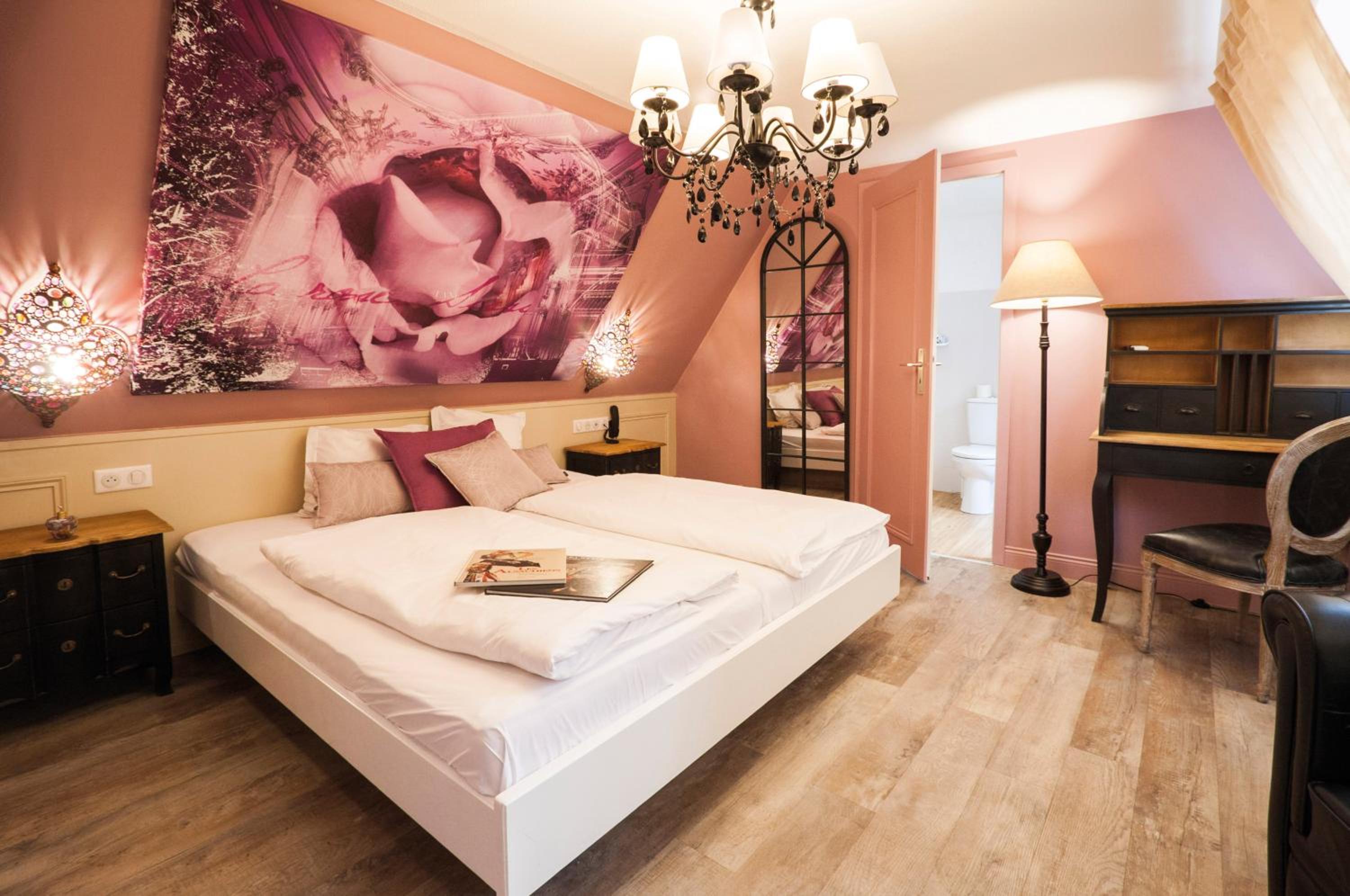 Twin Room - Photo 17