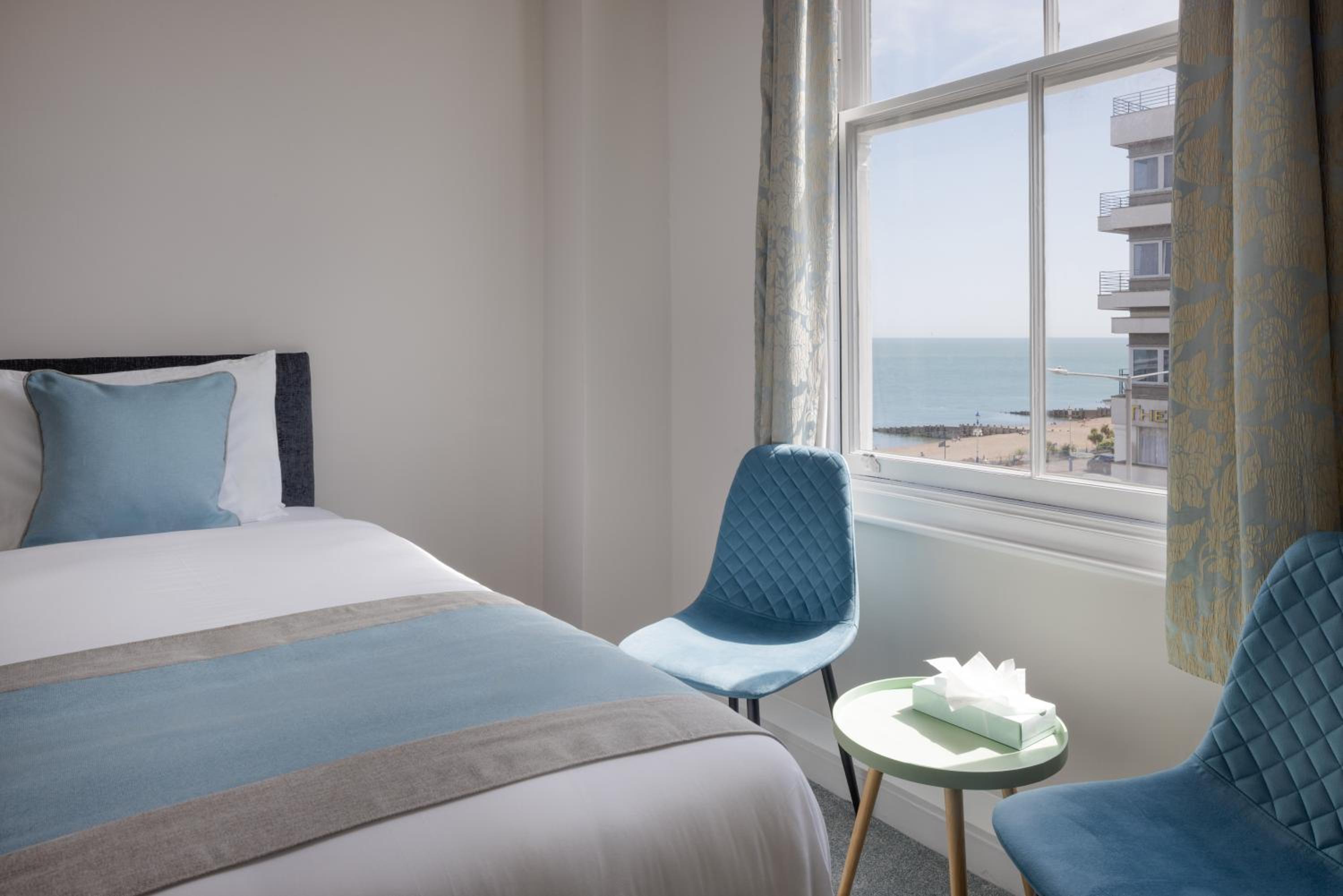 King room with Side Sea View