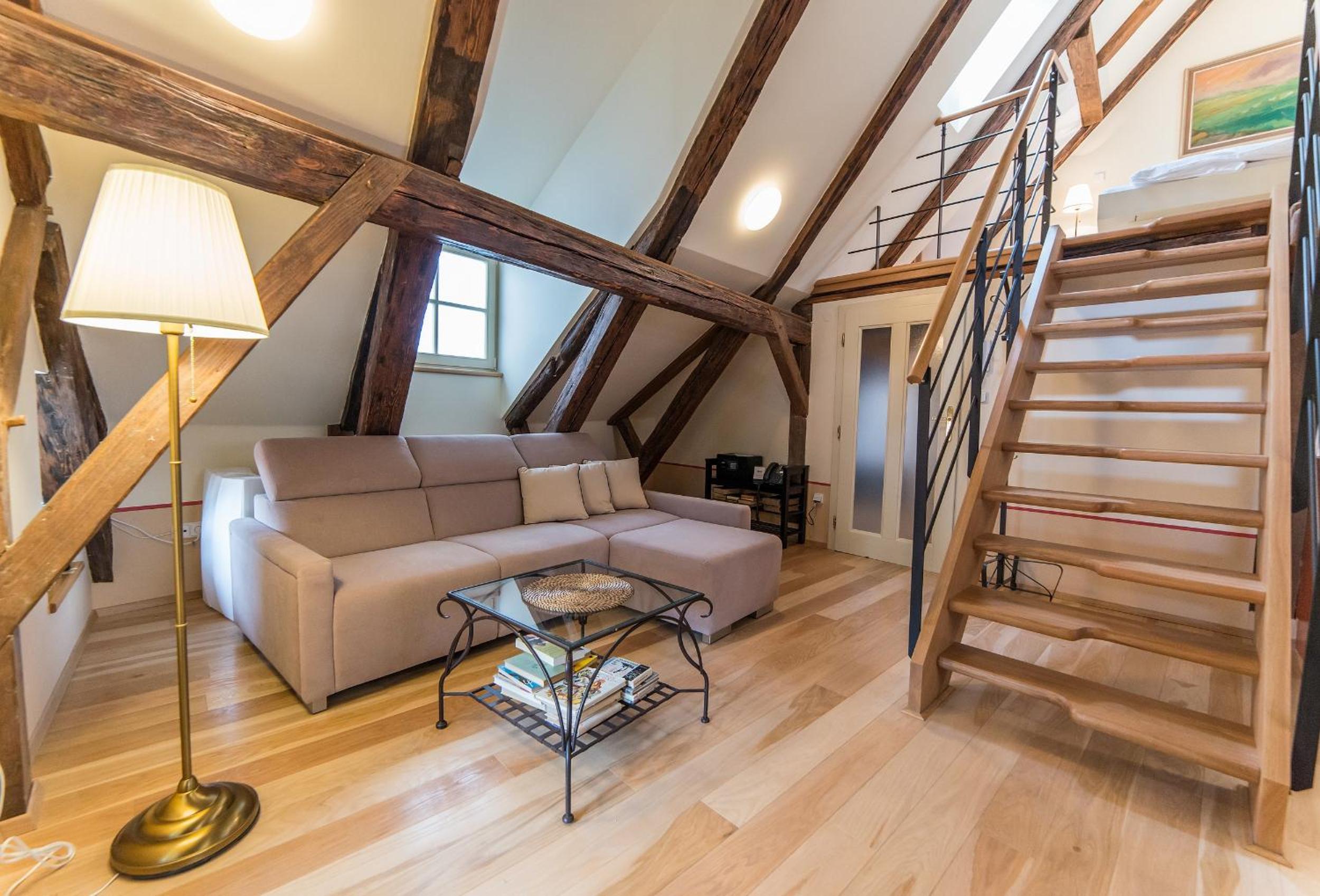 Apartment Attic (4 Adults) photo 2