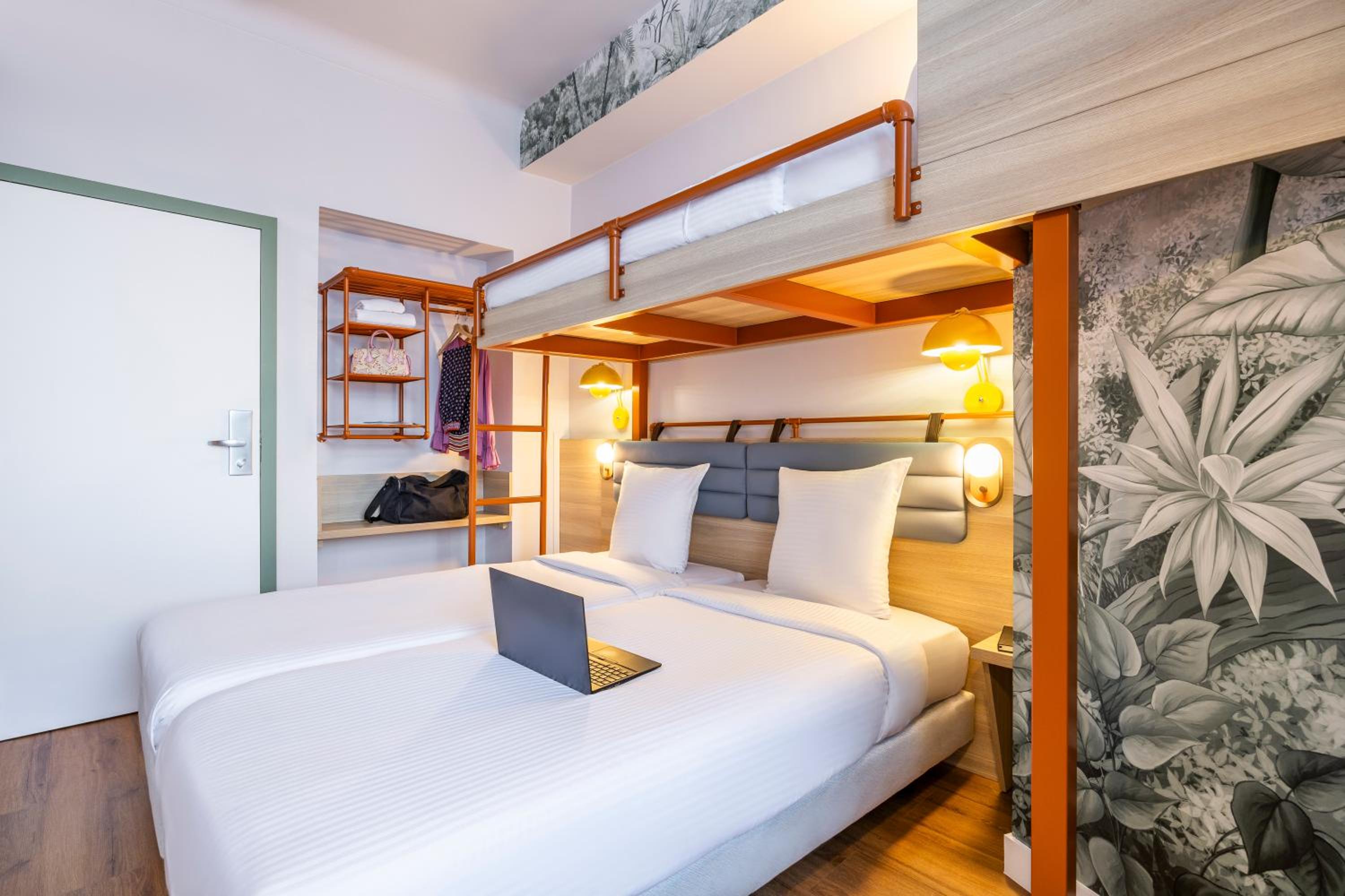 Standard Room with a Double Bed and a Bunk Bed - Photo 7