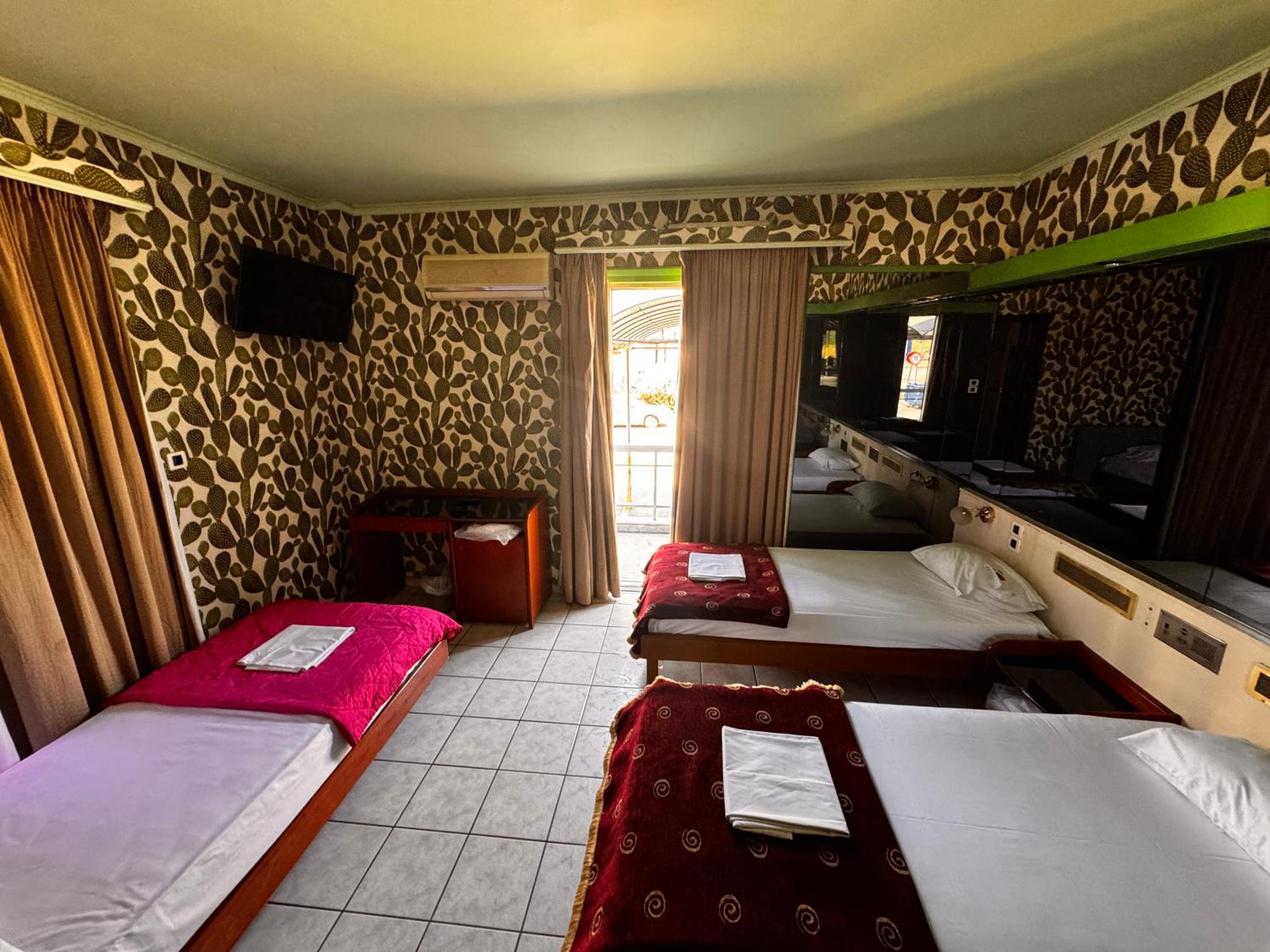 Classic Triple Room