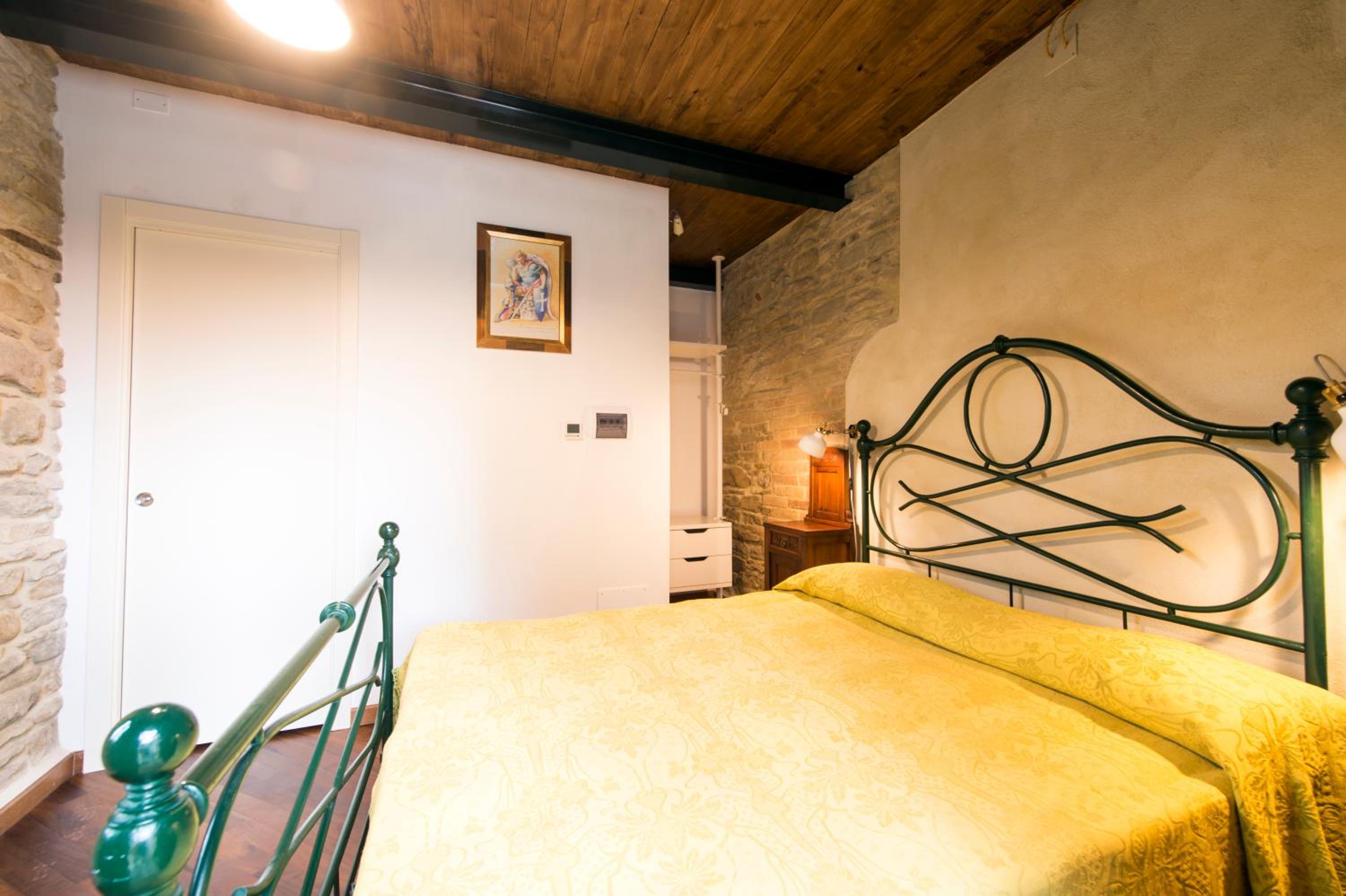 Double Room with Private Bathroom - Photo 6
