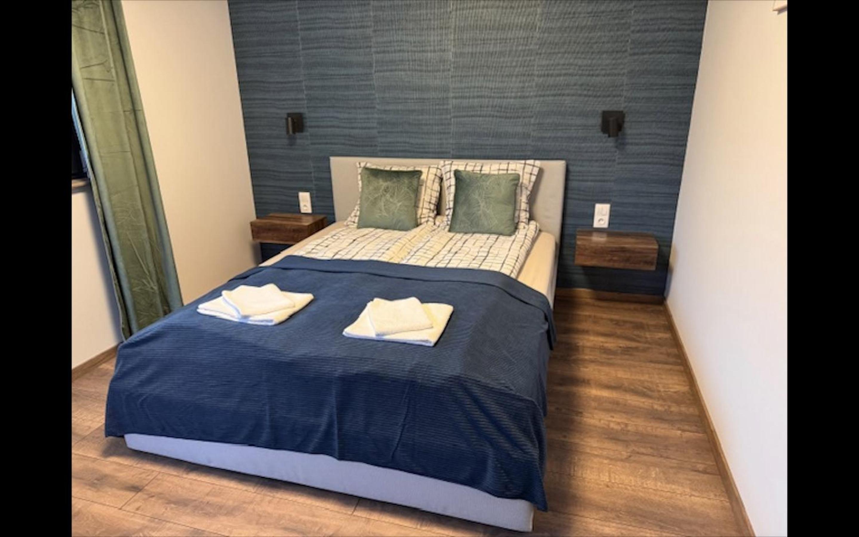 One-Bedroom Apartment with Garden photo 1