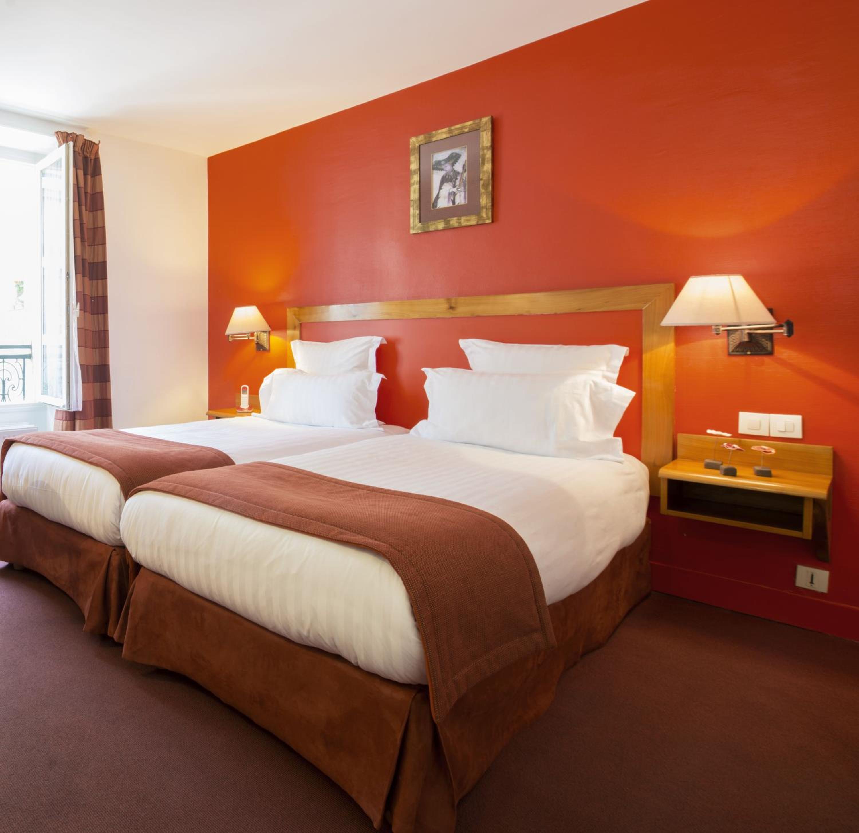 Superior Deluxe Double or Twin Room  photo 1
