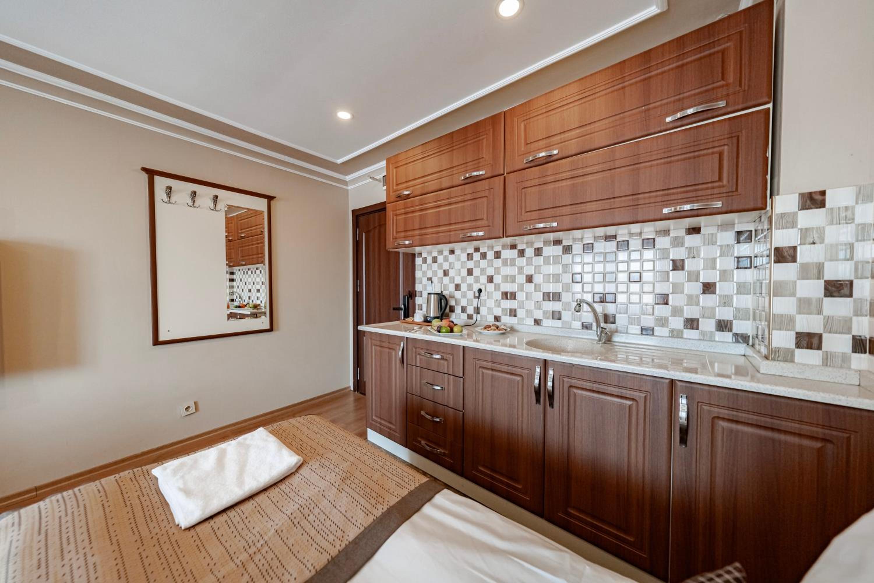 Family Room - Photo 3