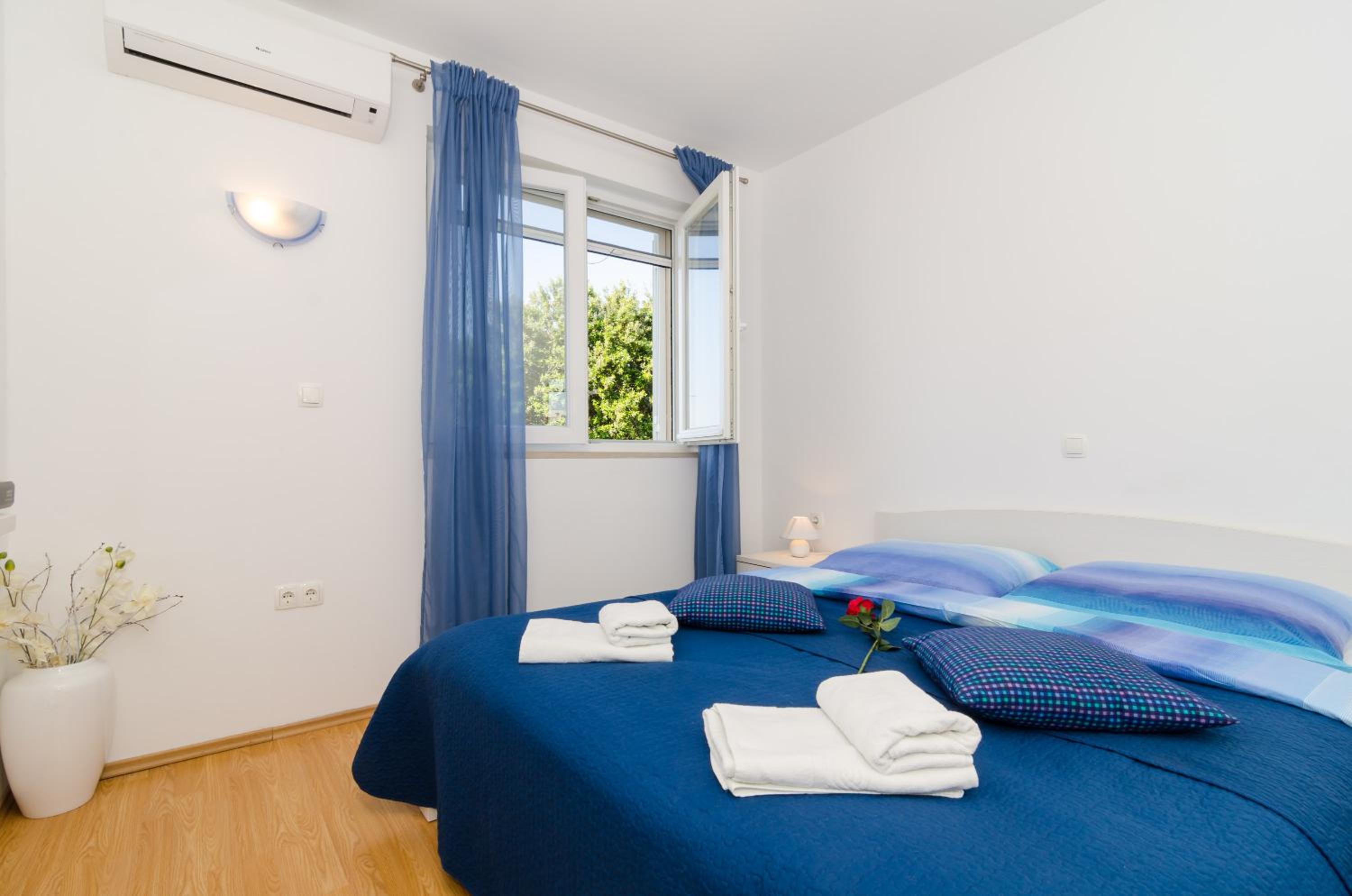 One-Bedroom Apartment (2 Adults)