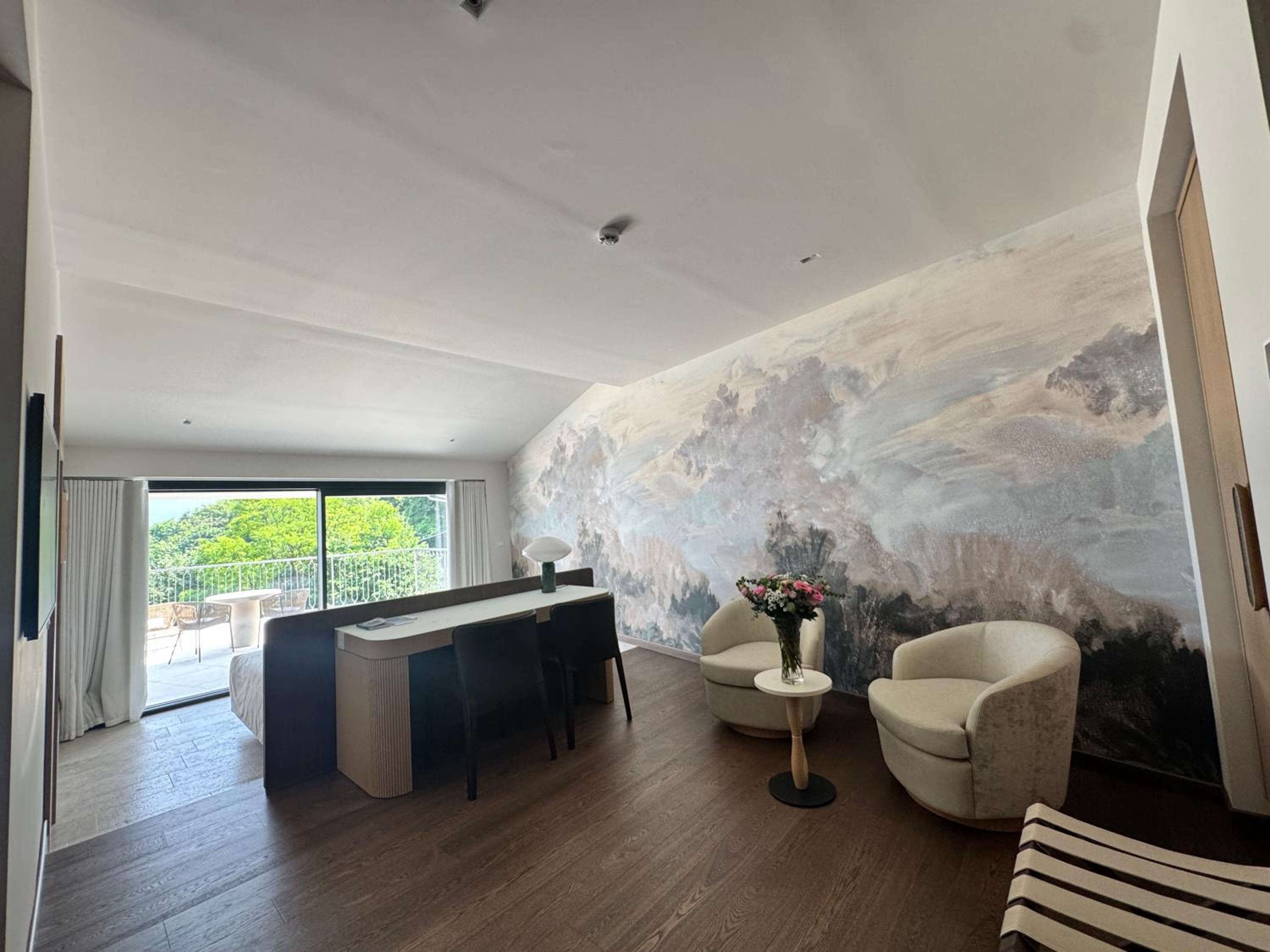 Junior Suite with Terrace - Photo 4