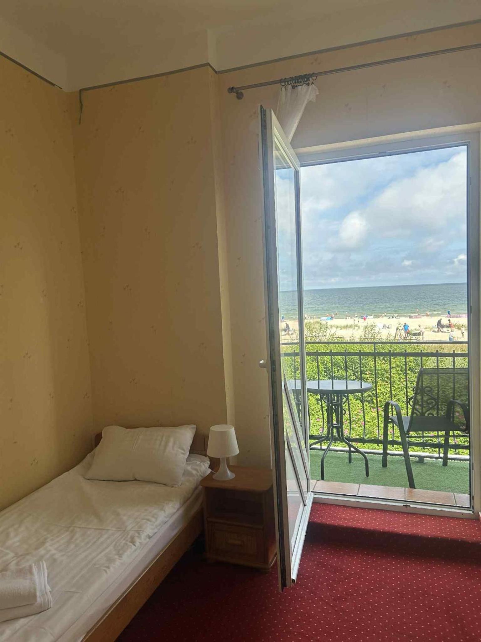 Small Twin Room photo 1