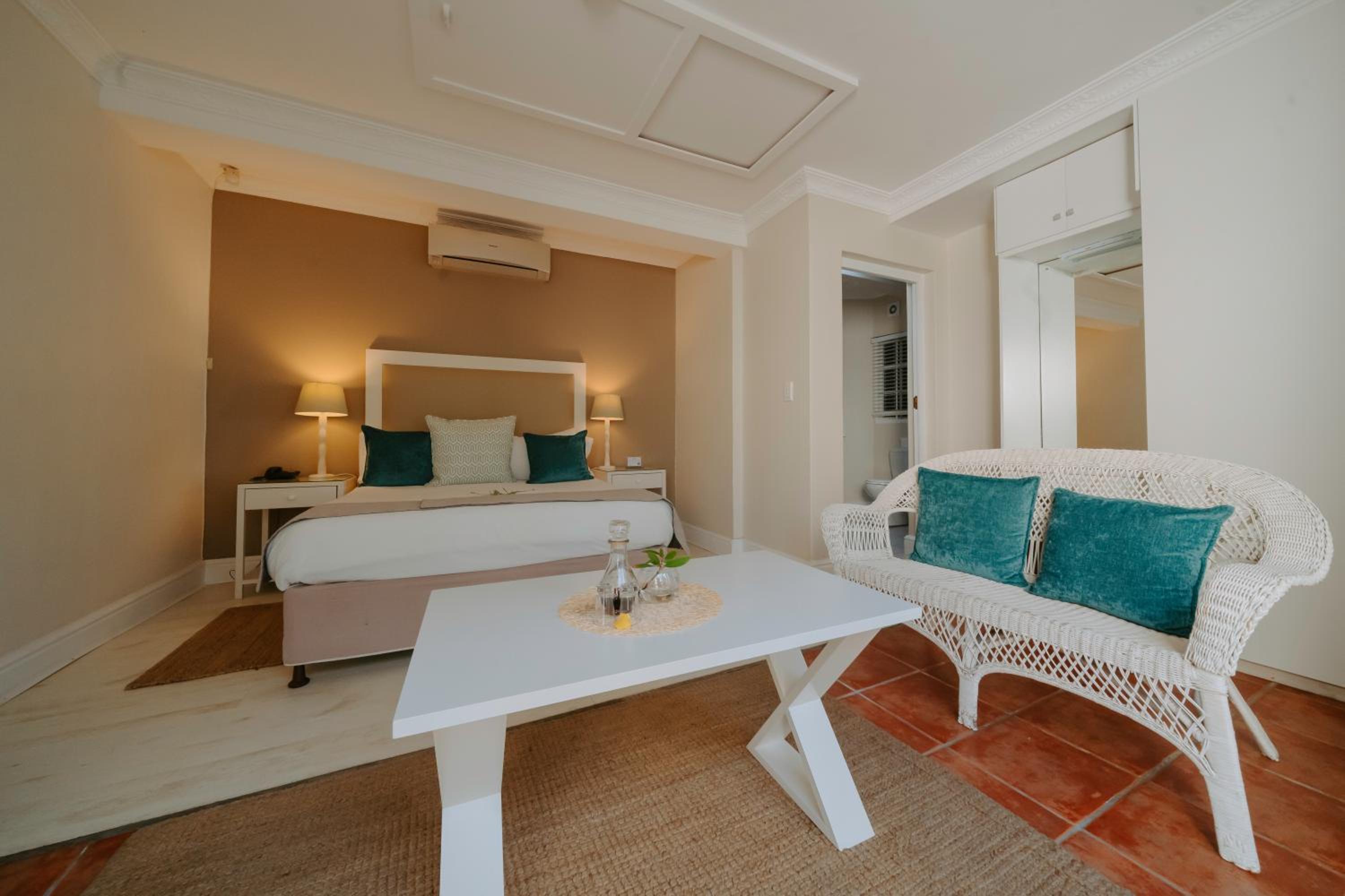 Standard Room with Pool View photo 3