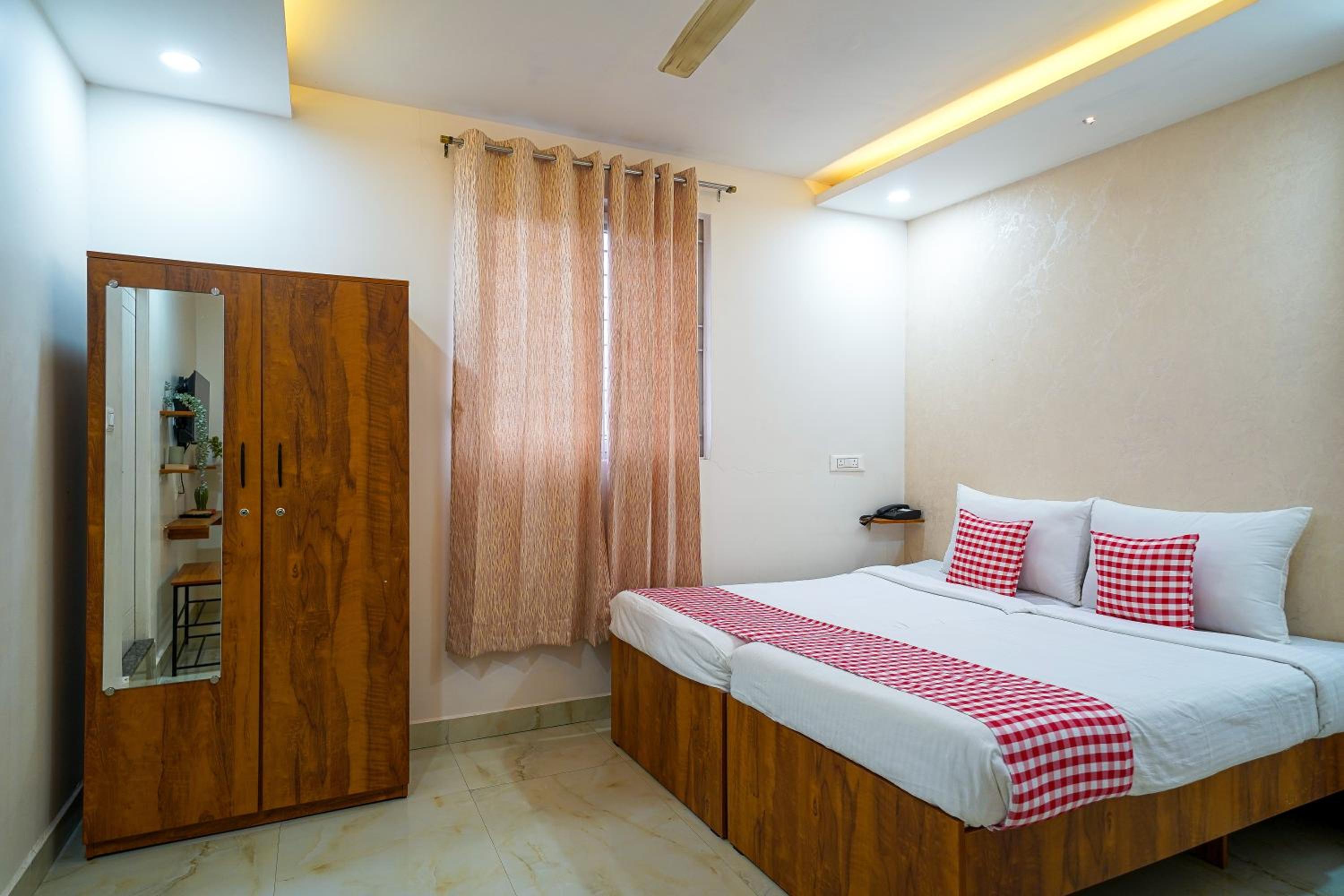 Deluxe Double or Twin Room