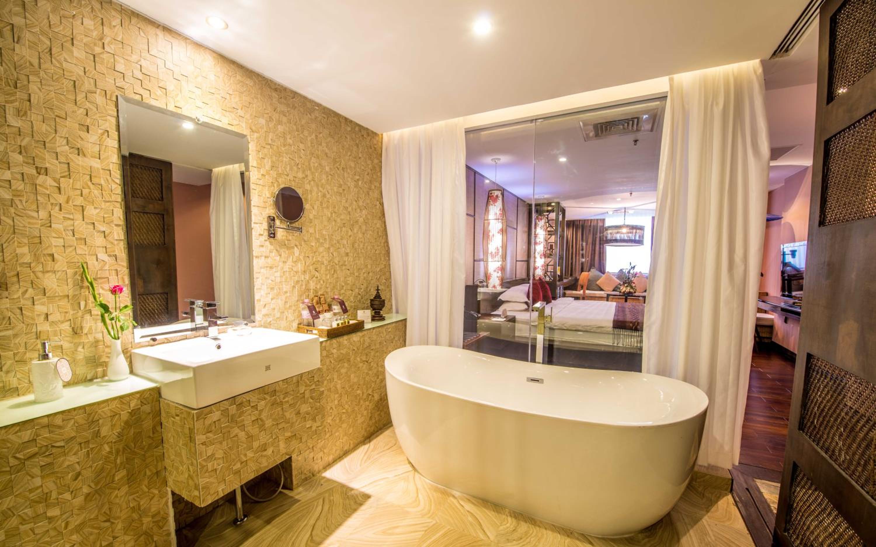 Bamboo Executive Double or Twin Room photo 2