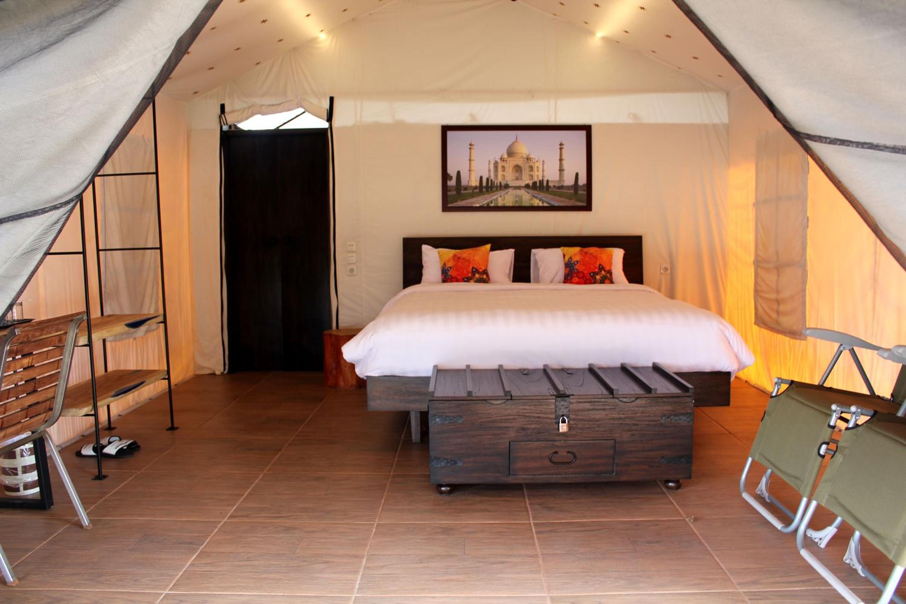 Netra Deluxe Room - Photo 1