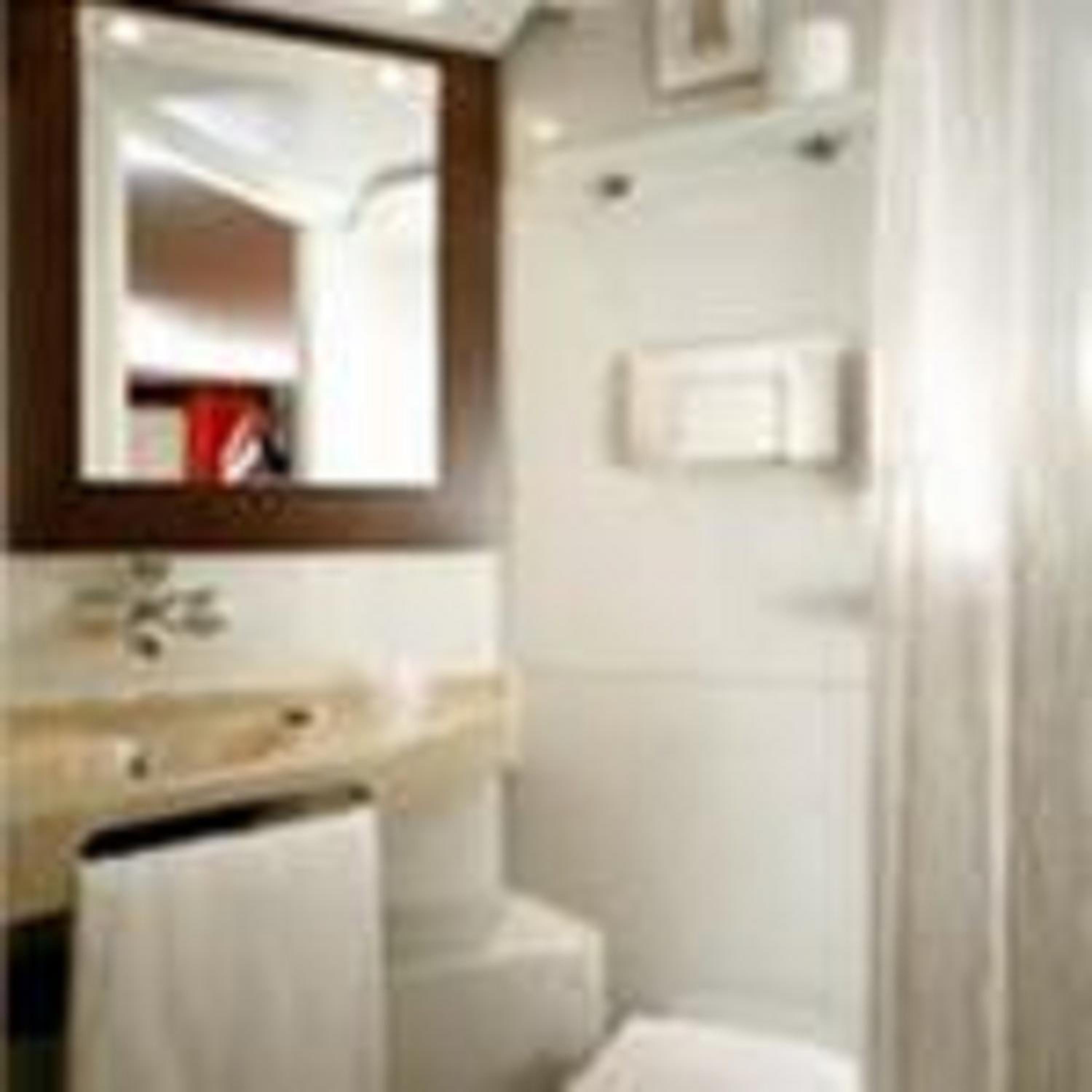 Double Room - Photo 6