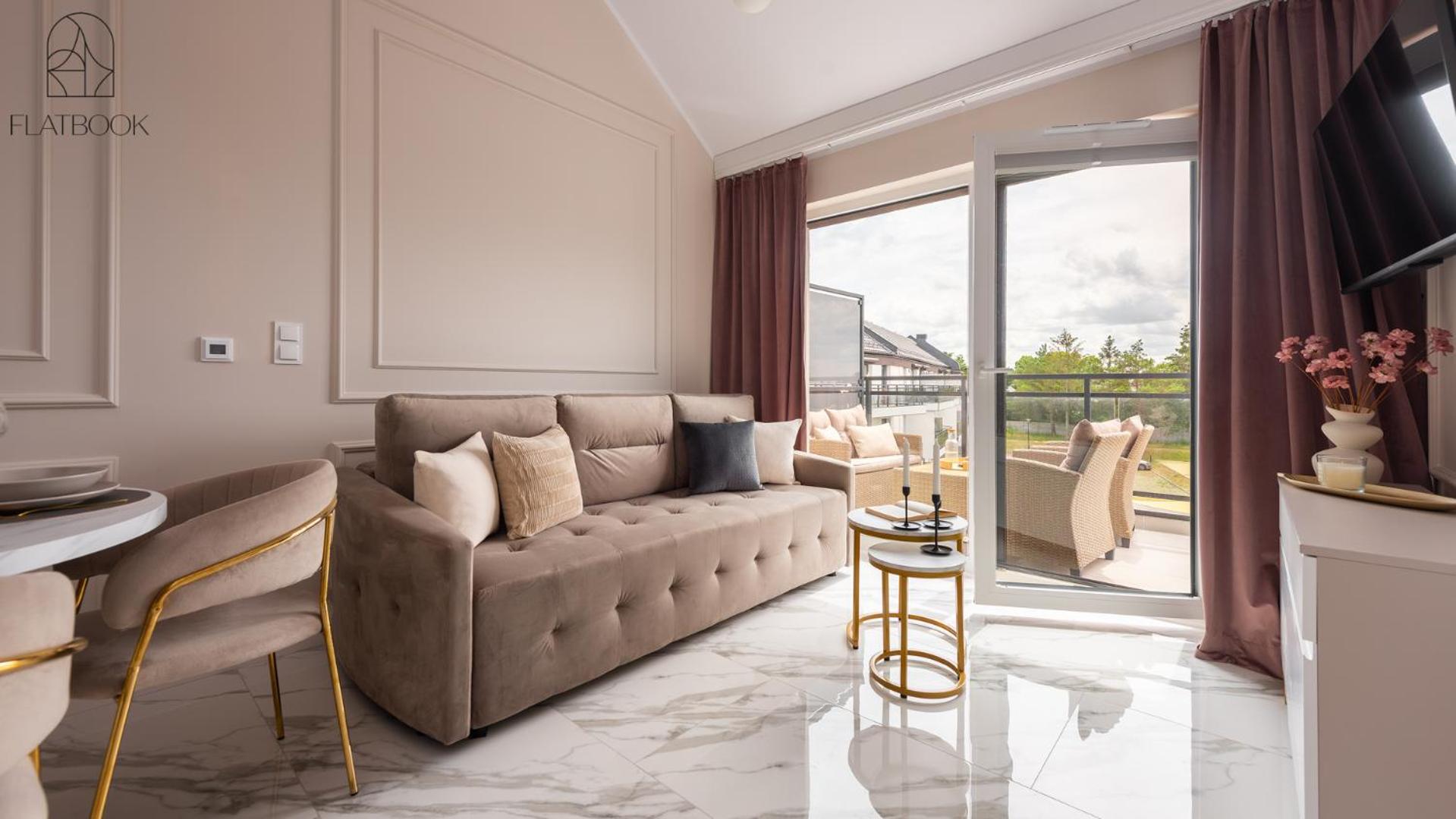 One-Bedroom Apartment with Balcony photo 1