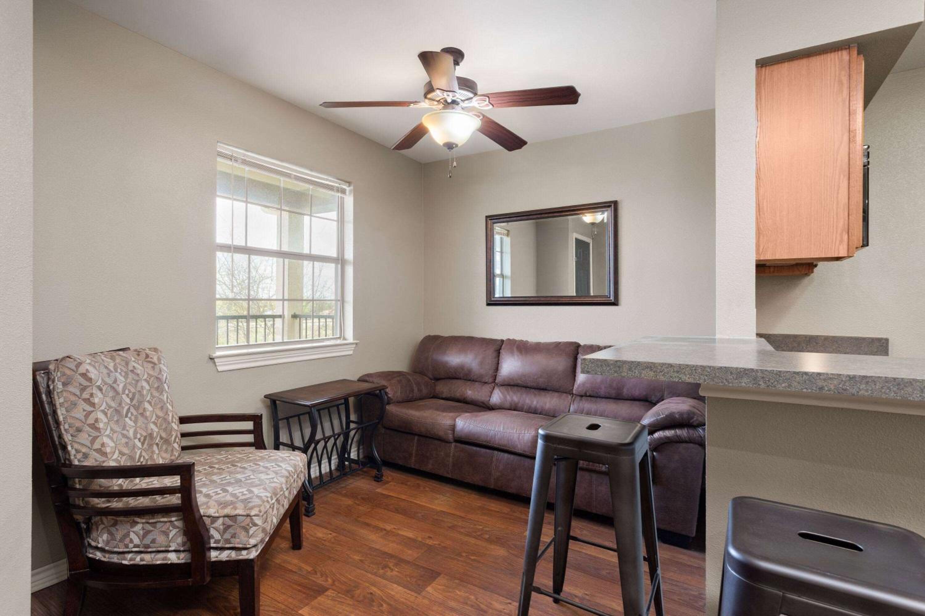 One-Bedroom Twin Suite - Non-Smoking photo 2