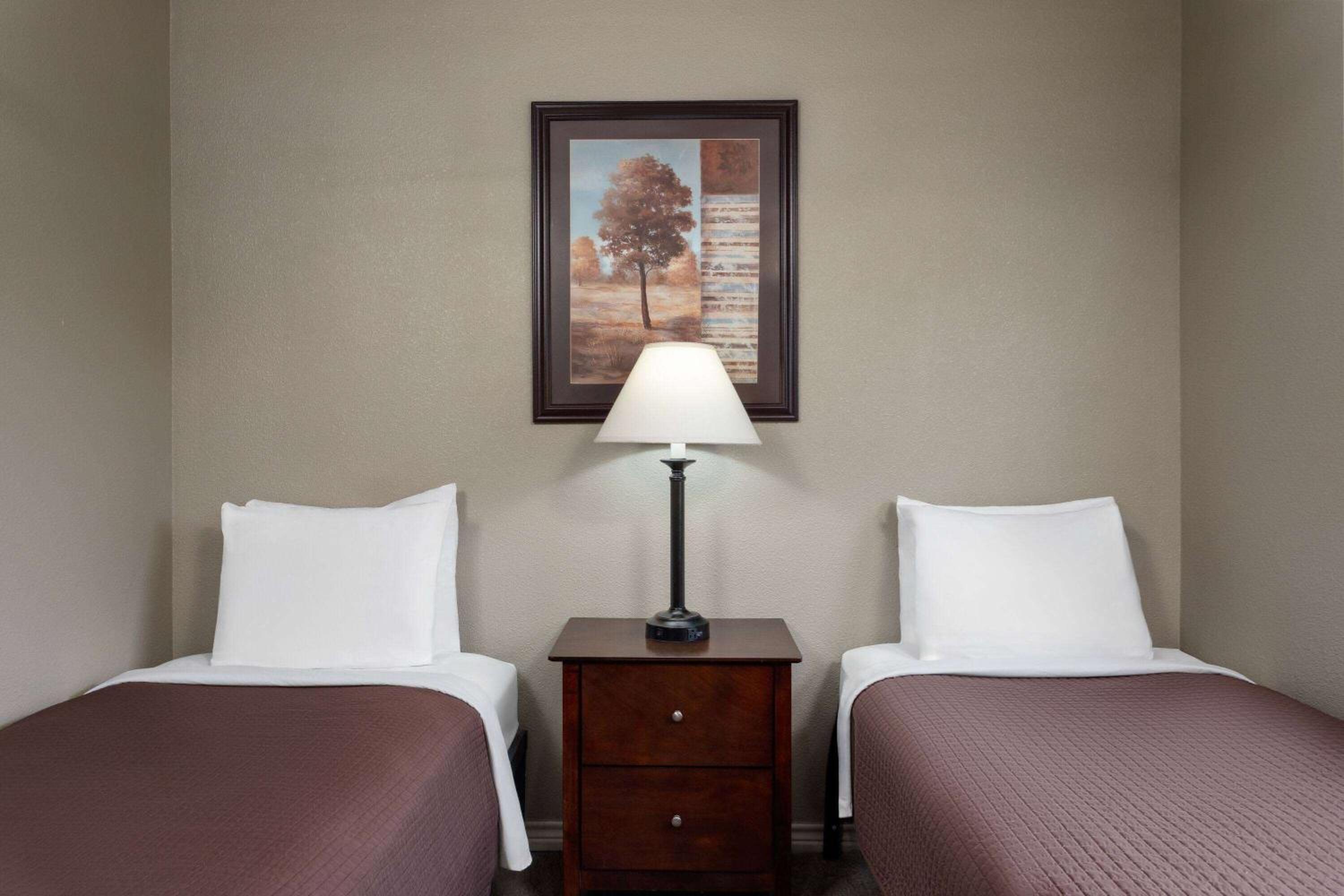 One-Bedroom Twin Suite - Non-Smoking photo 3