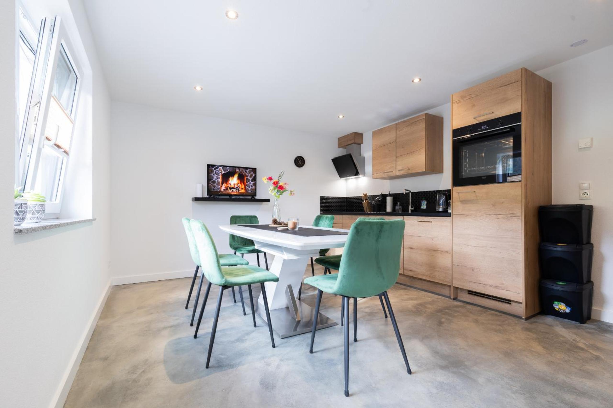 Three-Bedroom Apartment with View photo 1