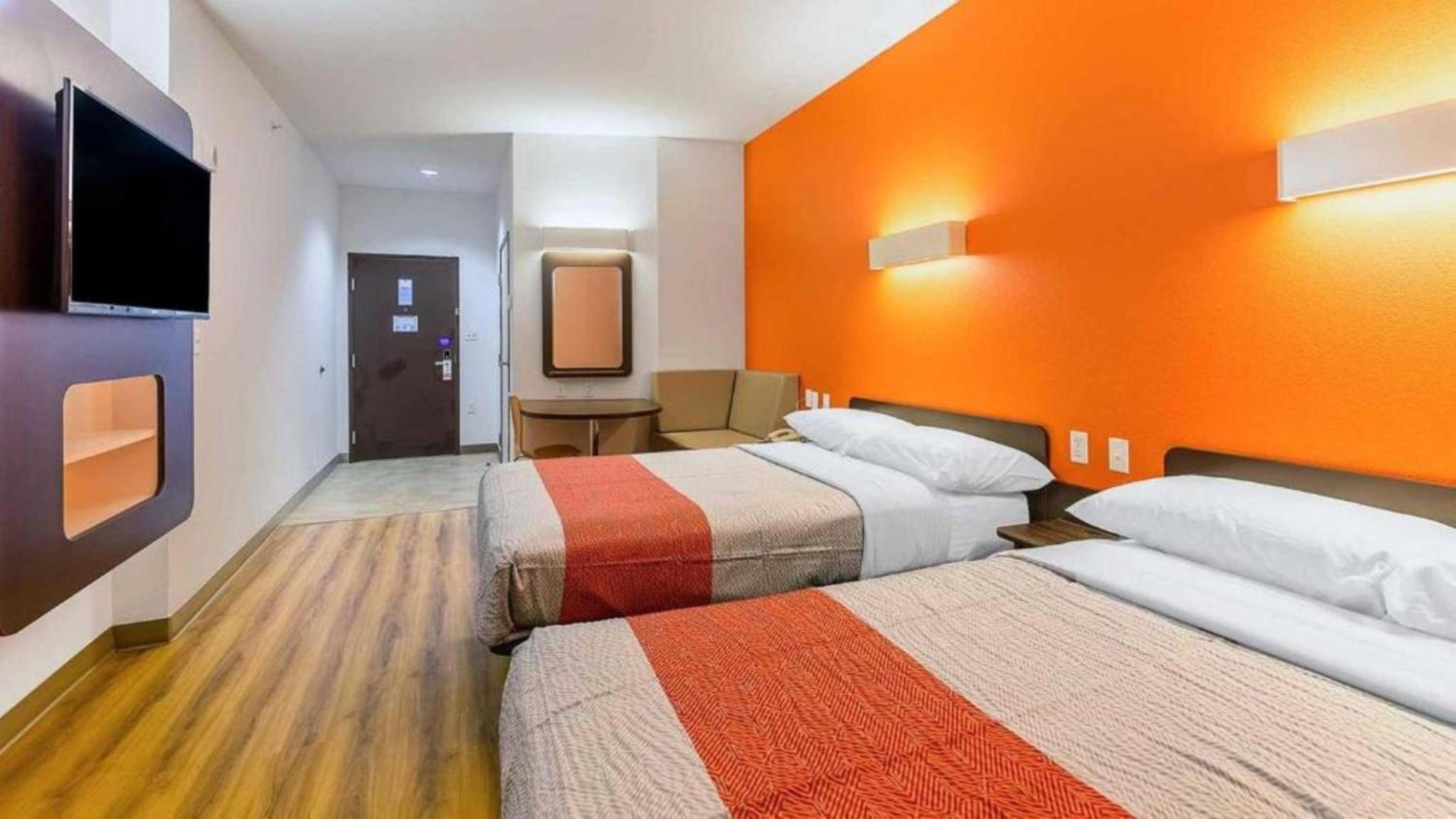 Deluxe Quadruple Room - Non-Smoking - Photo 2