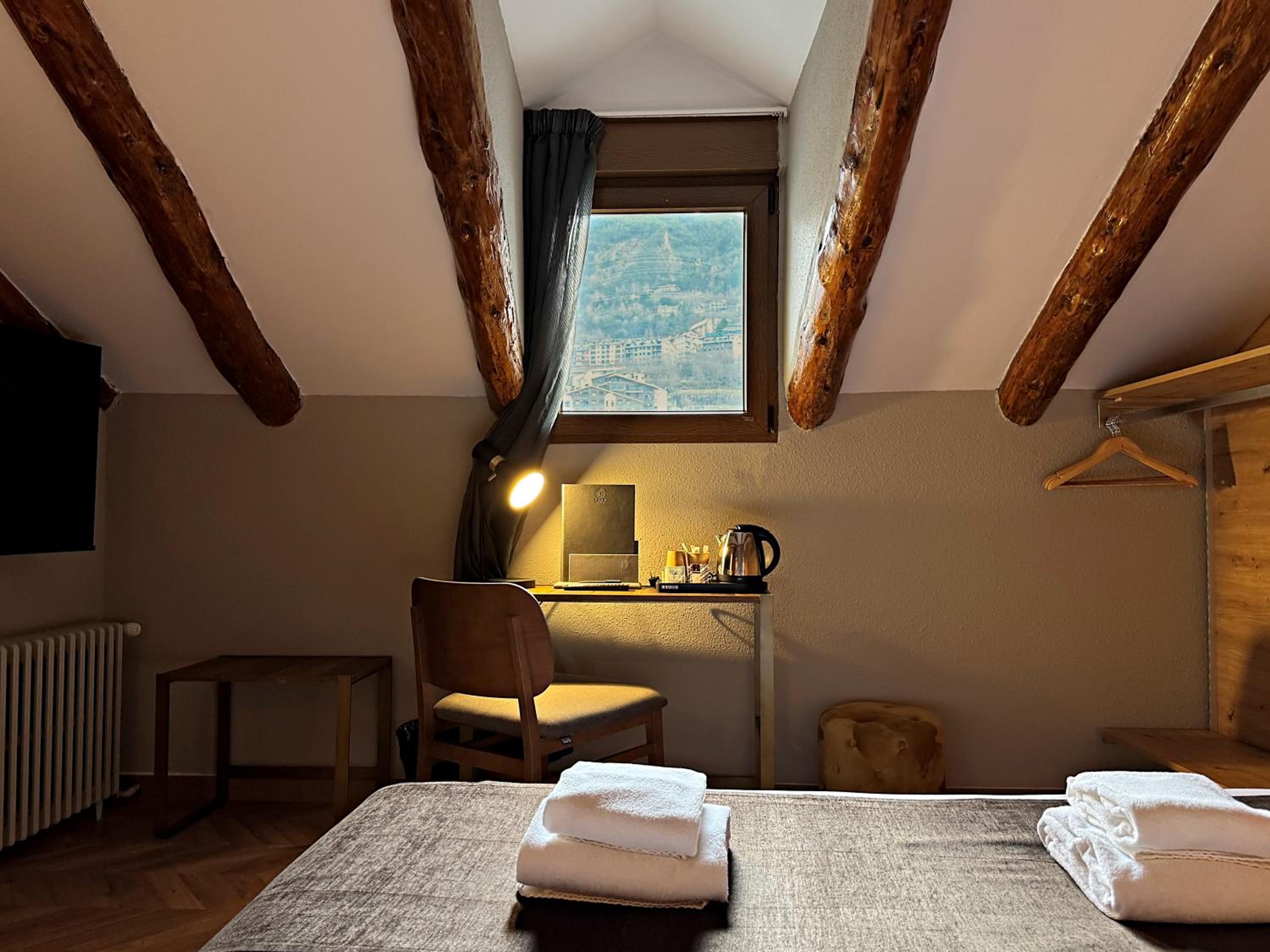 Double Room with Spa Bath photo 3