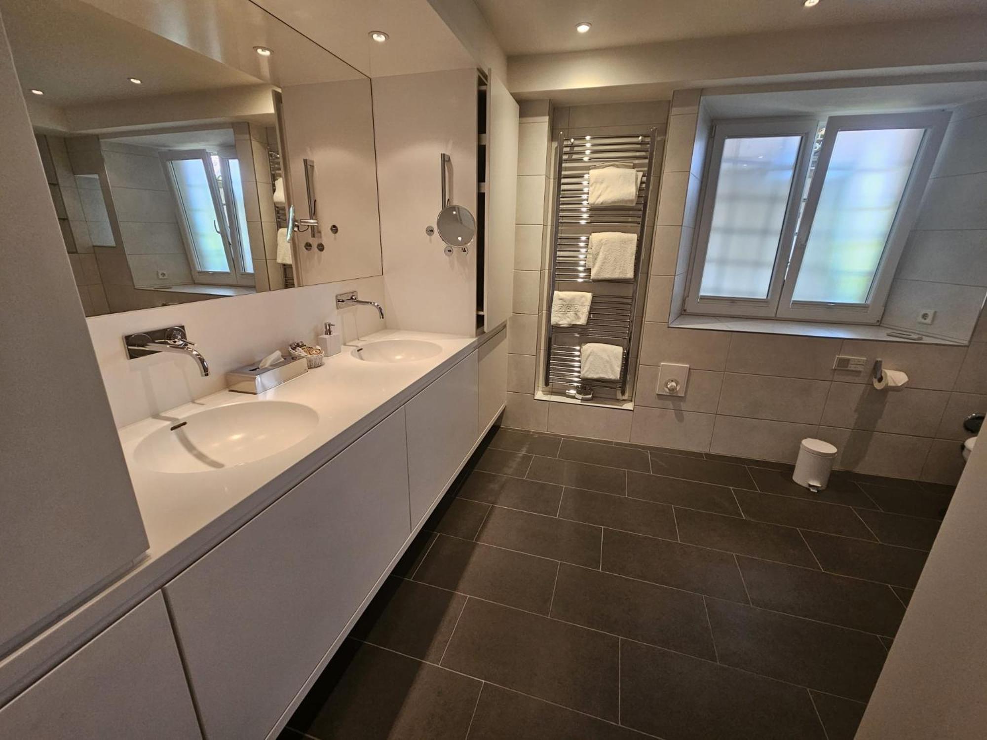 Deluxe Suite photo 2