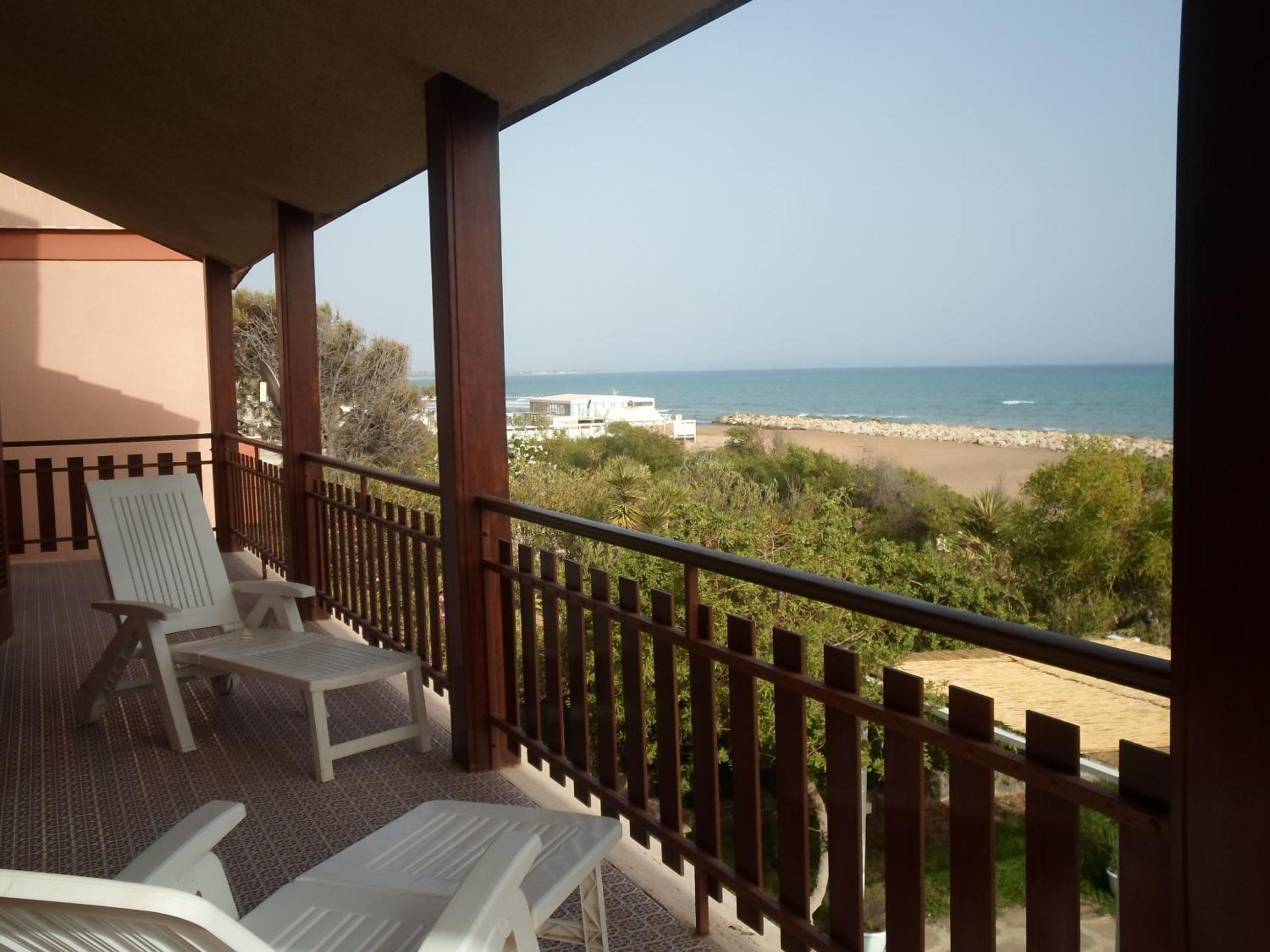 Villa - Beach Front photo 2