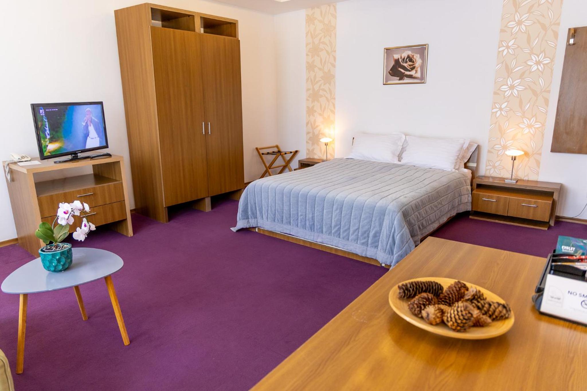 Suite with City View