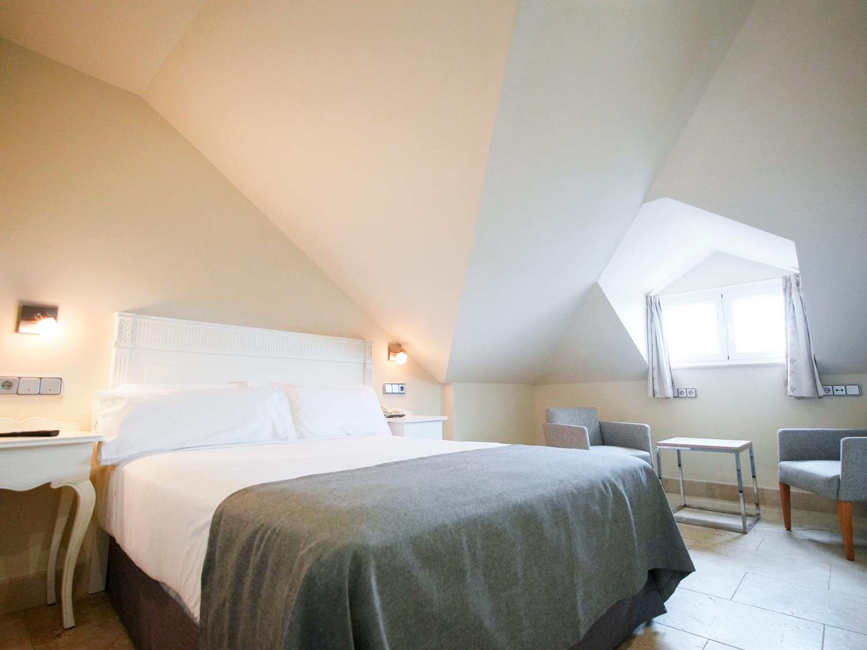 Economy Double Room photo 3
