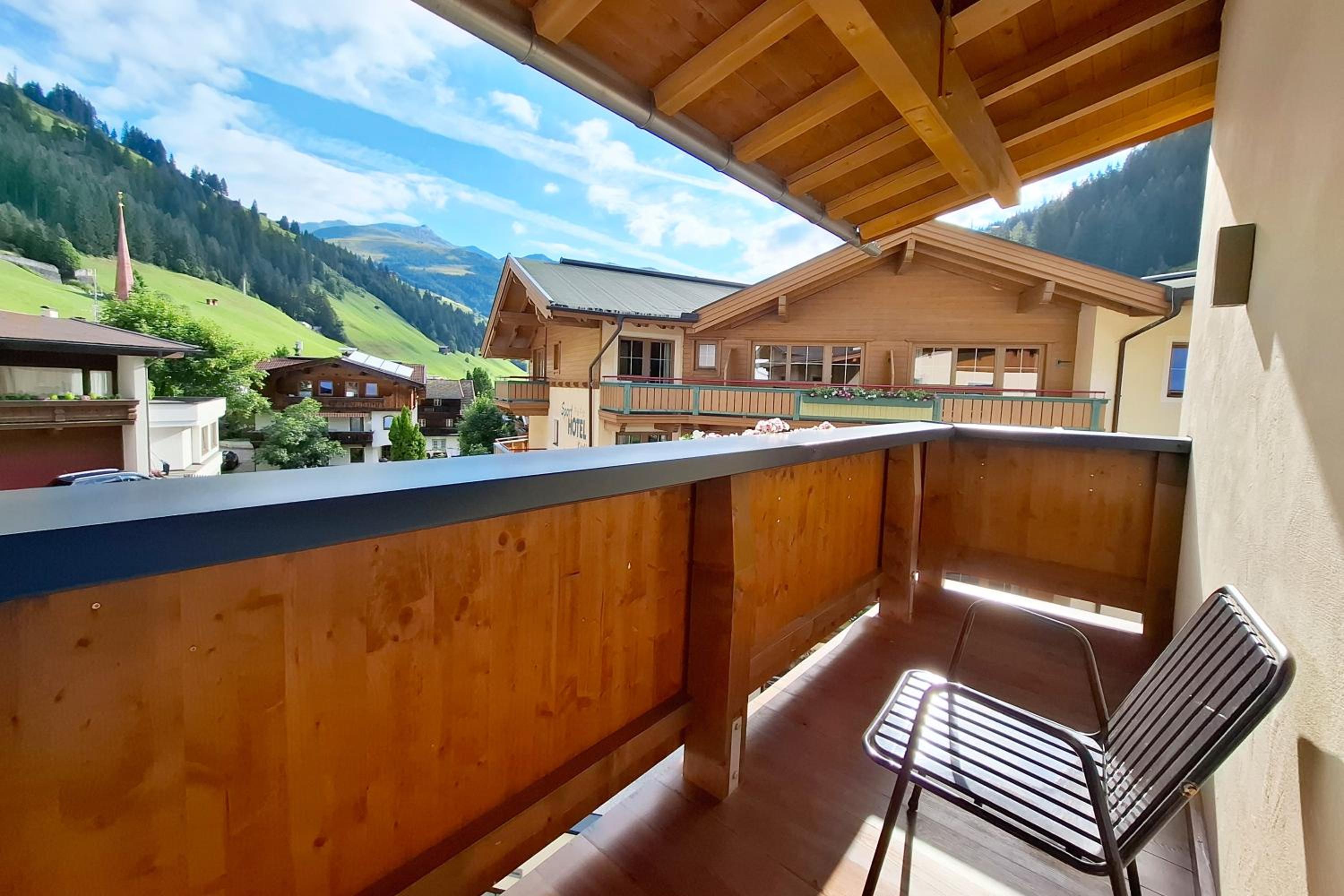 Single Room with Balcony photo 2