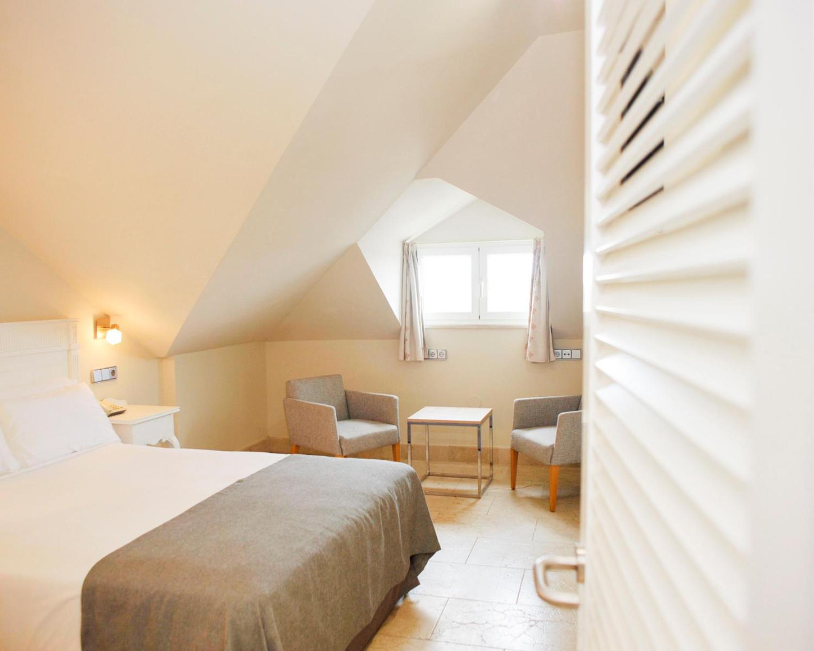 Economy Double Room photo 2