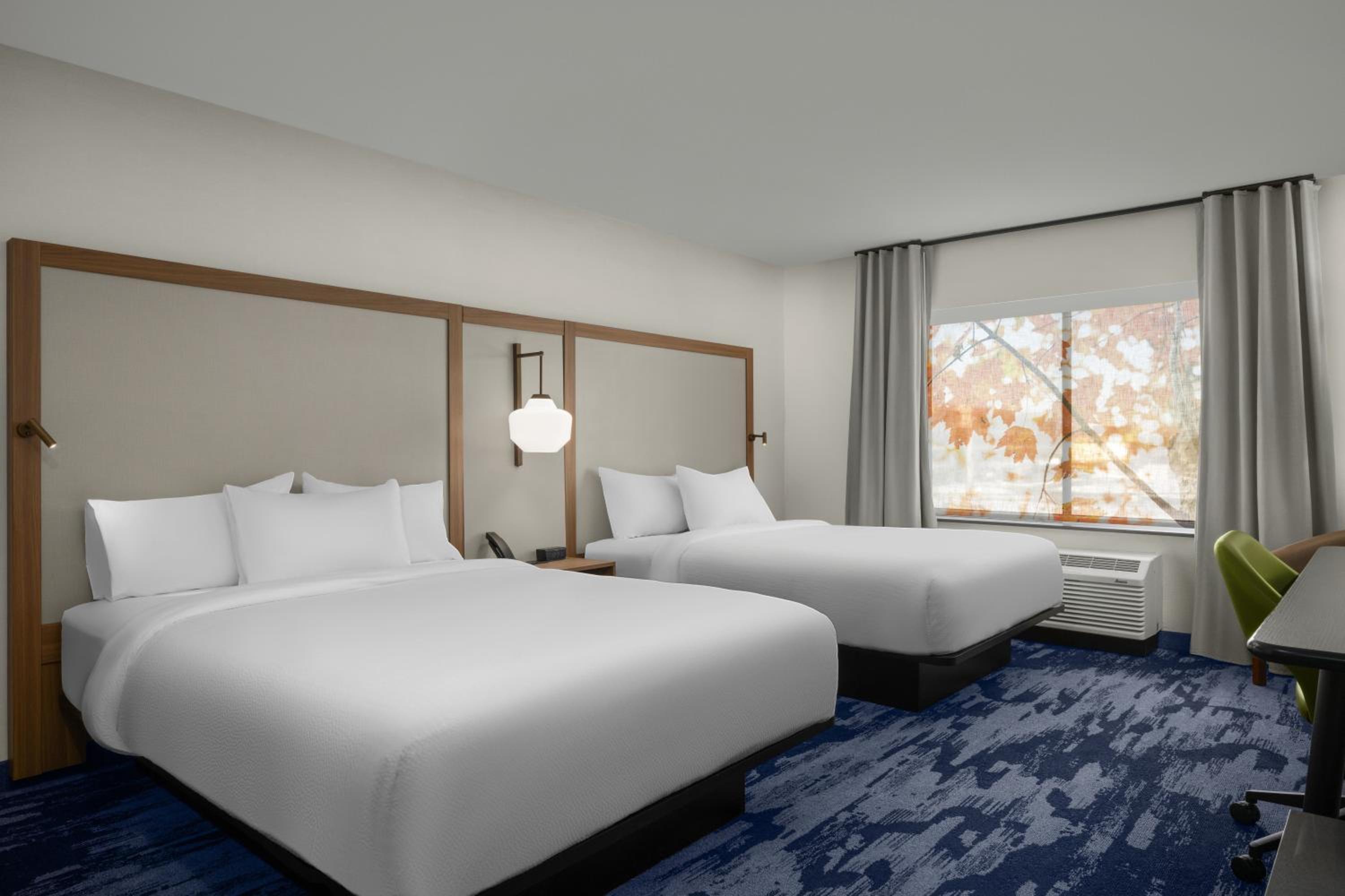 Standard Queen Room with Two Queen Beds - Mobility Accessible with Tub