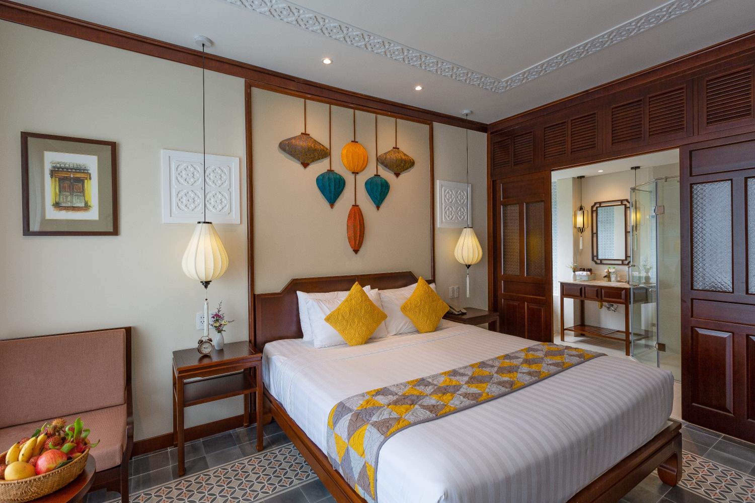 Premium Double/Twin Room, Bathtub, Balcony with Quiet Street View - Photo 5