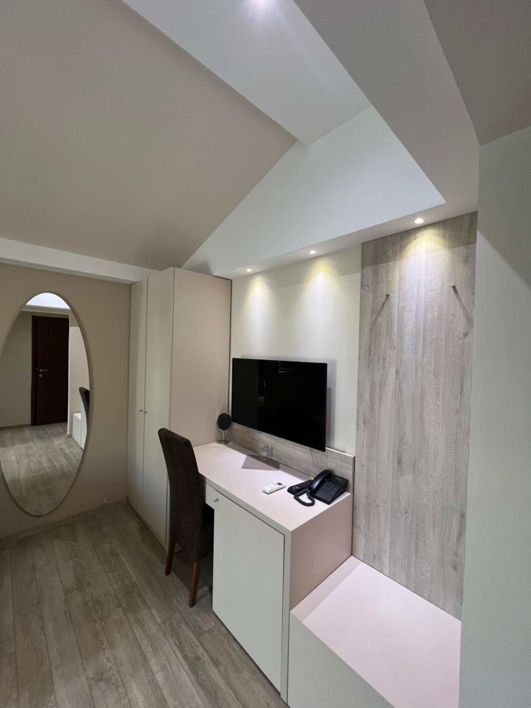 Economy Double Room photo 2
