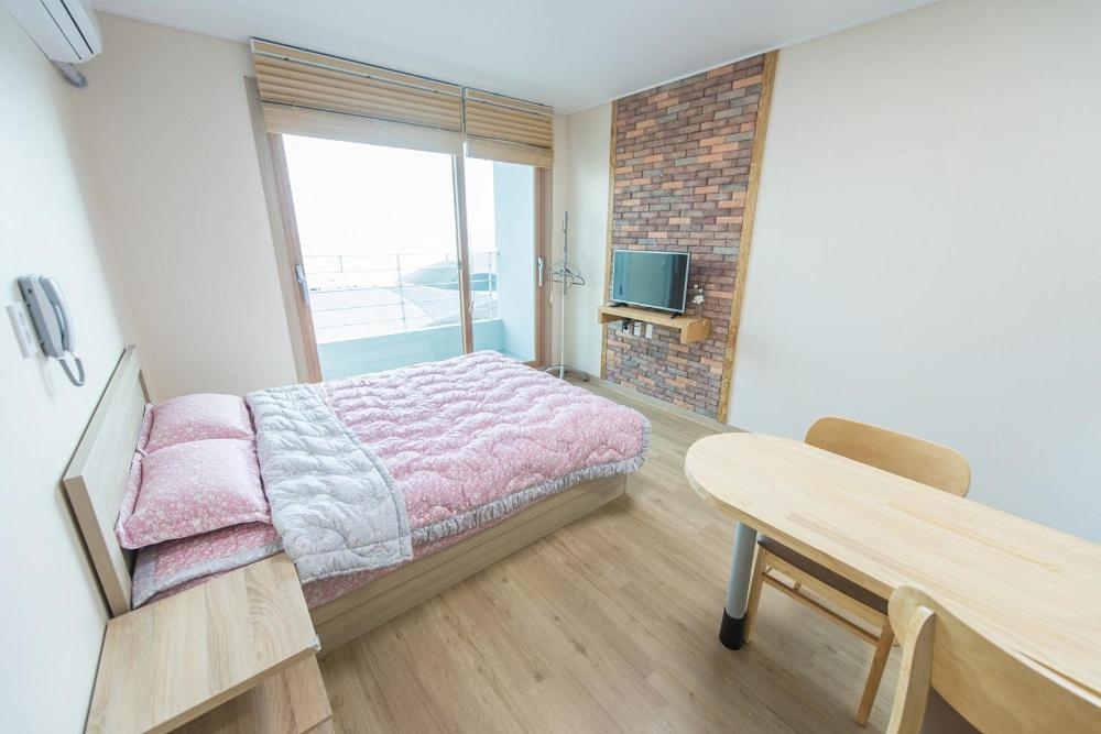 Studio with Sea View - Photo 3