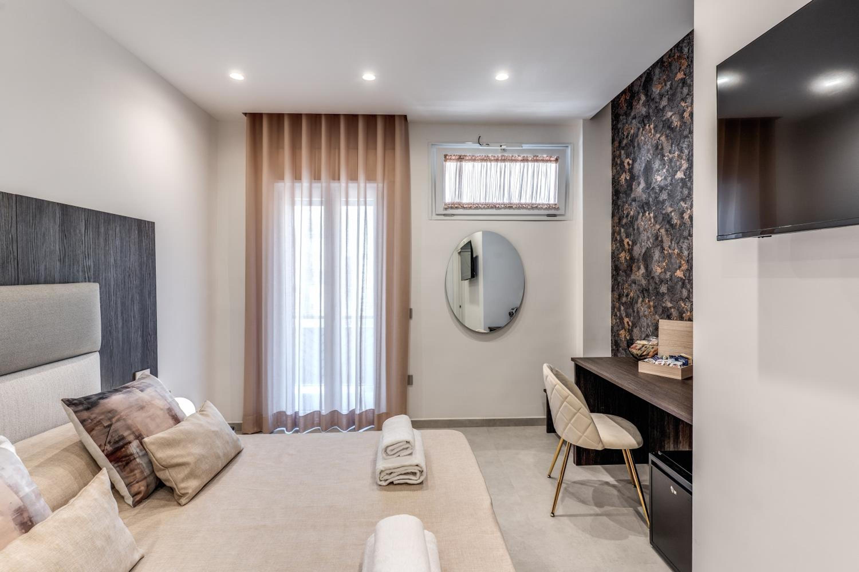 Queen Room with Balcony