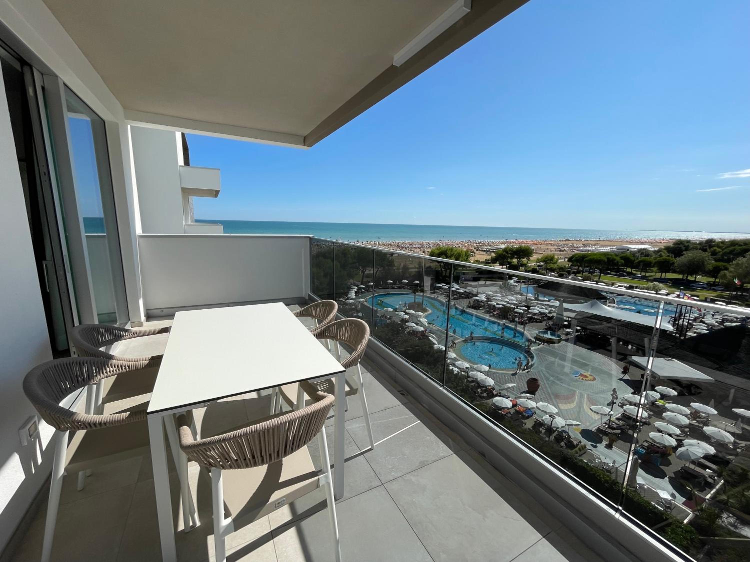 Superior One-Bedroom Apartment with Balcony