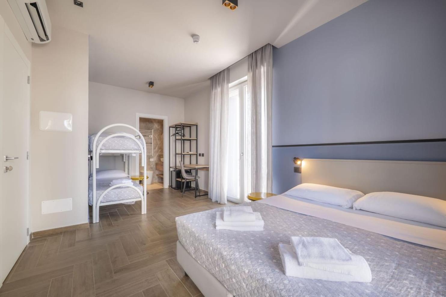 Quadruple Room with Terrace