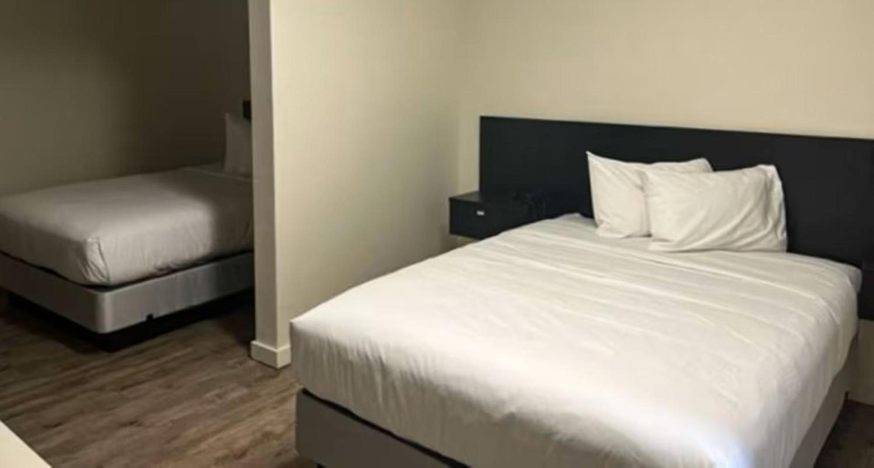 Deluxe Queen Room with Two Queen Beds - Non-Smoking photo 2