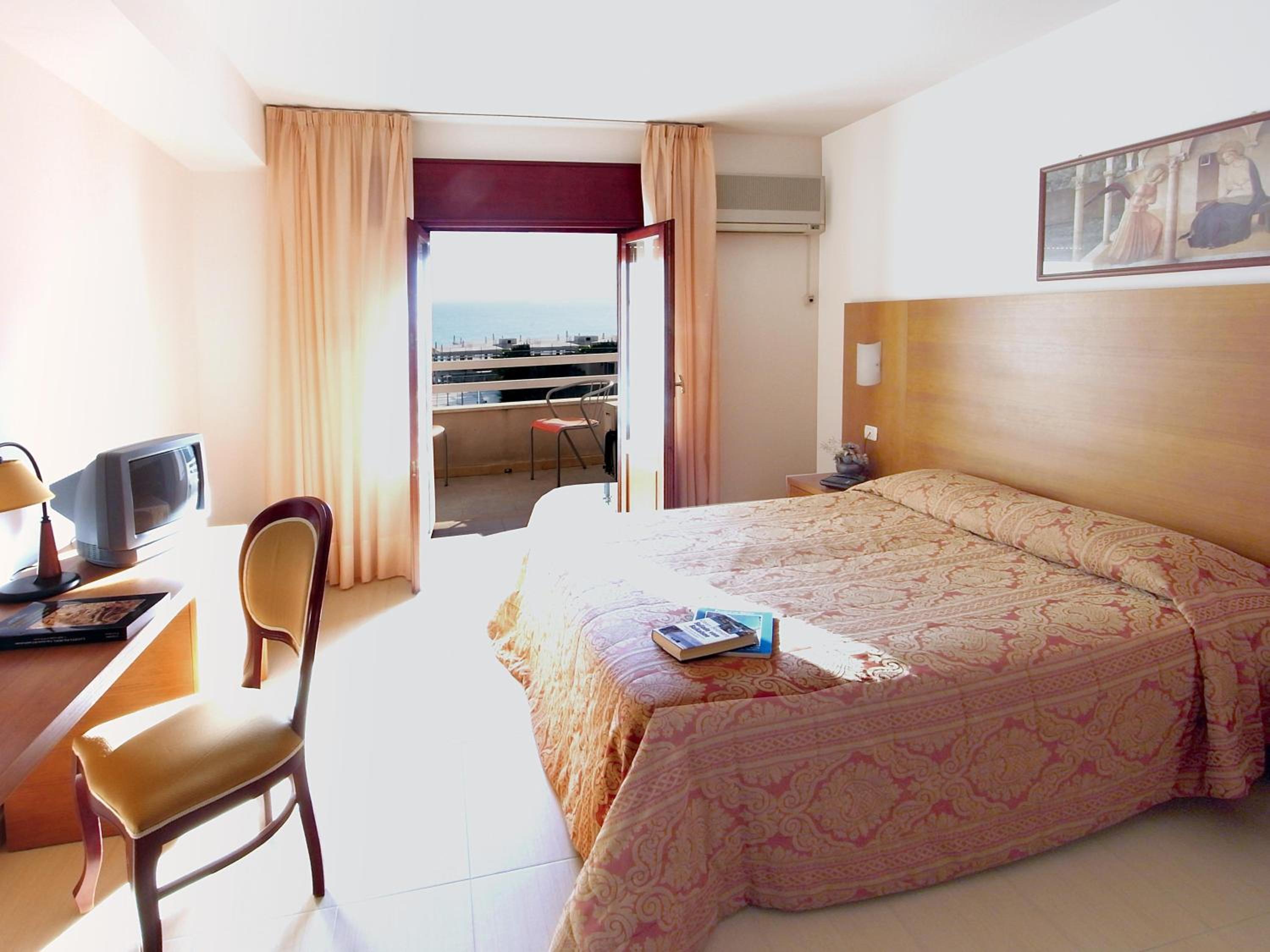 Double Room - Photo 2