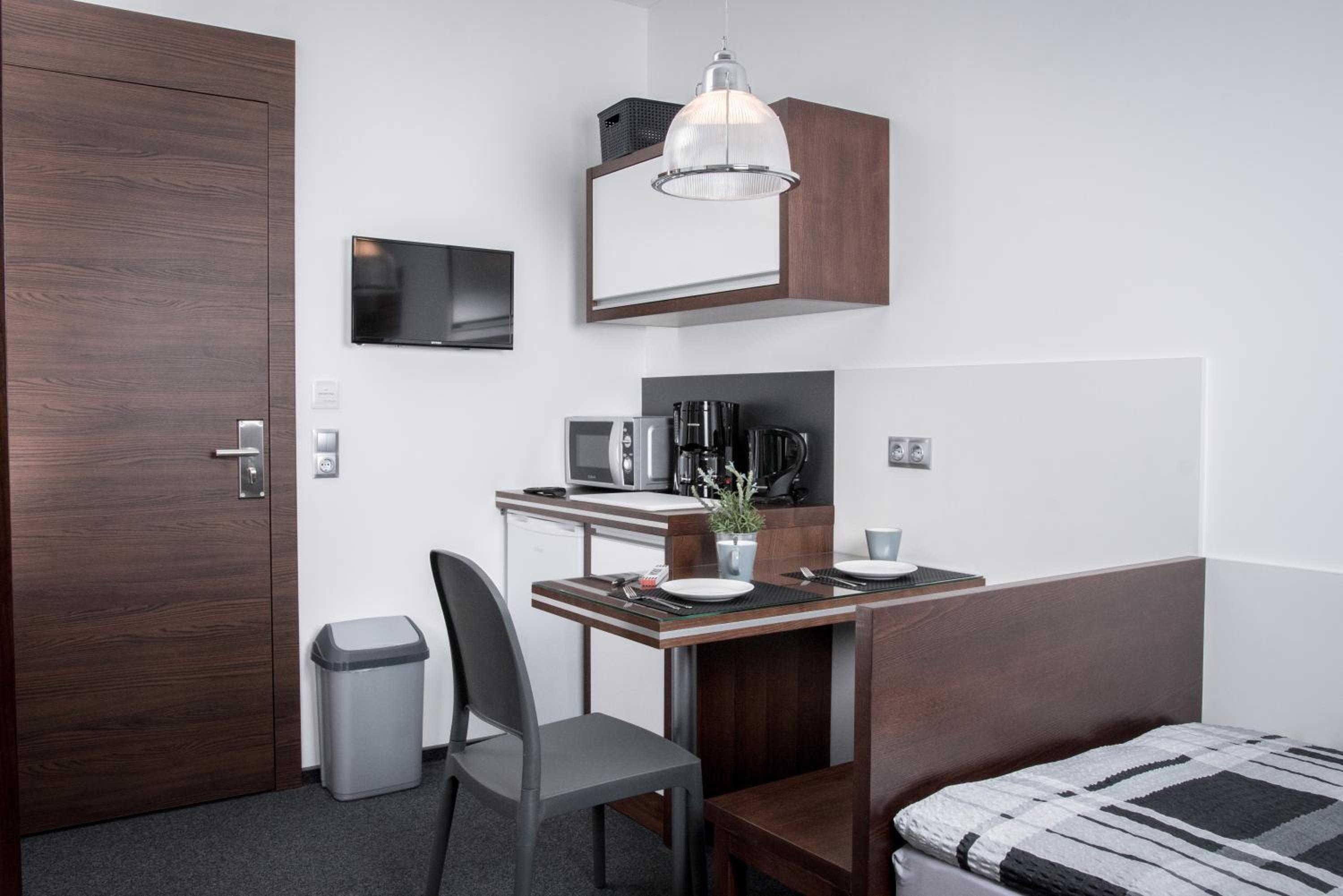Double or Twin Room with Shared Bathroom photo 3