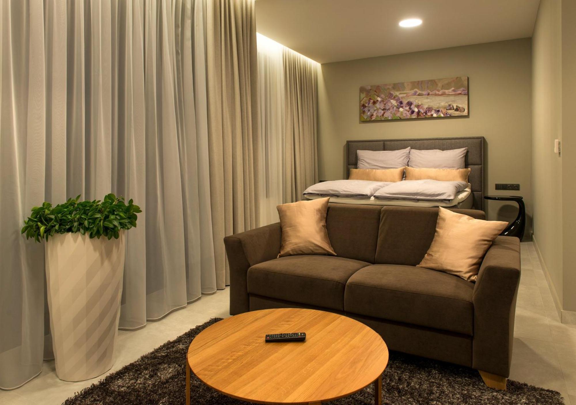 Apartment with Terrace - Photo 1