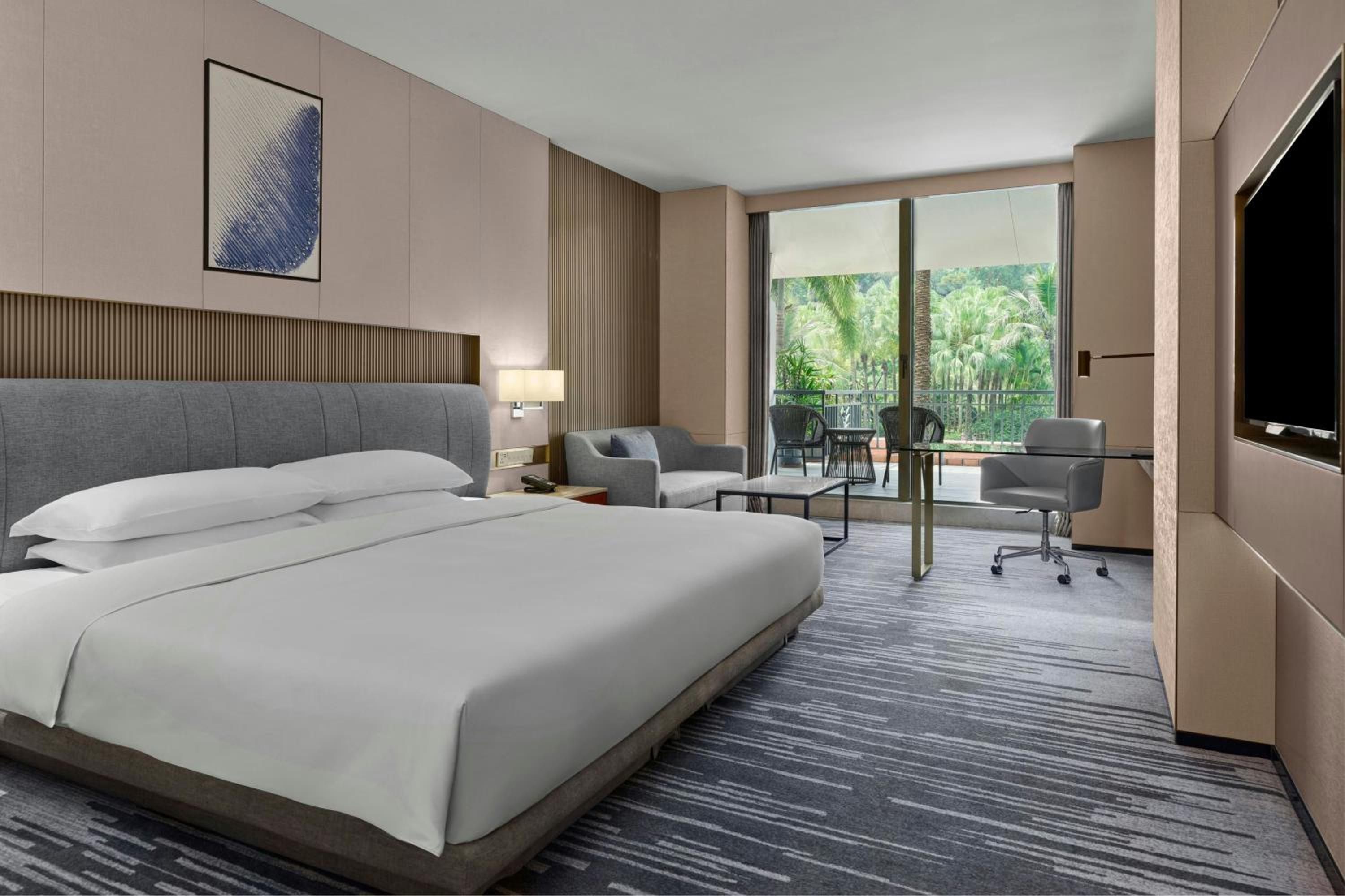 Executive Mountain King Room with Club Lounge Access