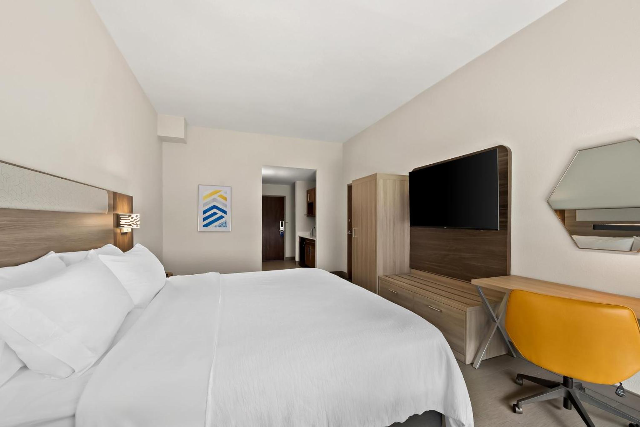 King Room - Mobility Access/Hearing Accessible - Photo 1