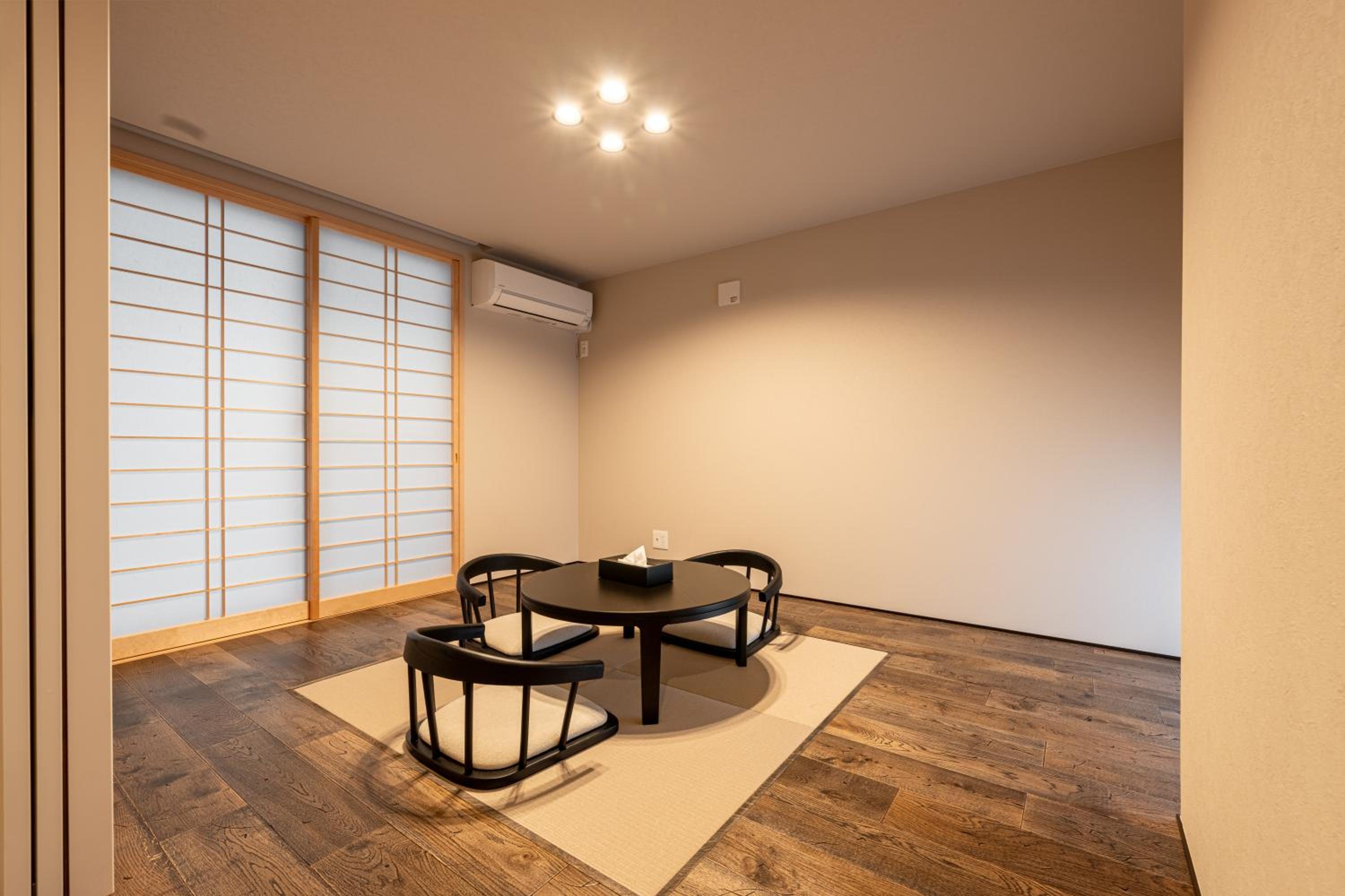 Three-Bedroom Villa photo 2