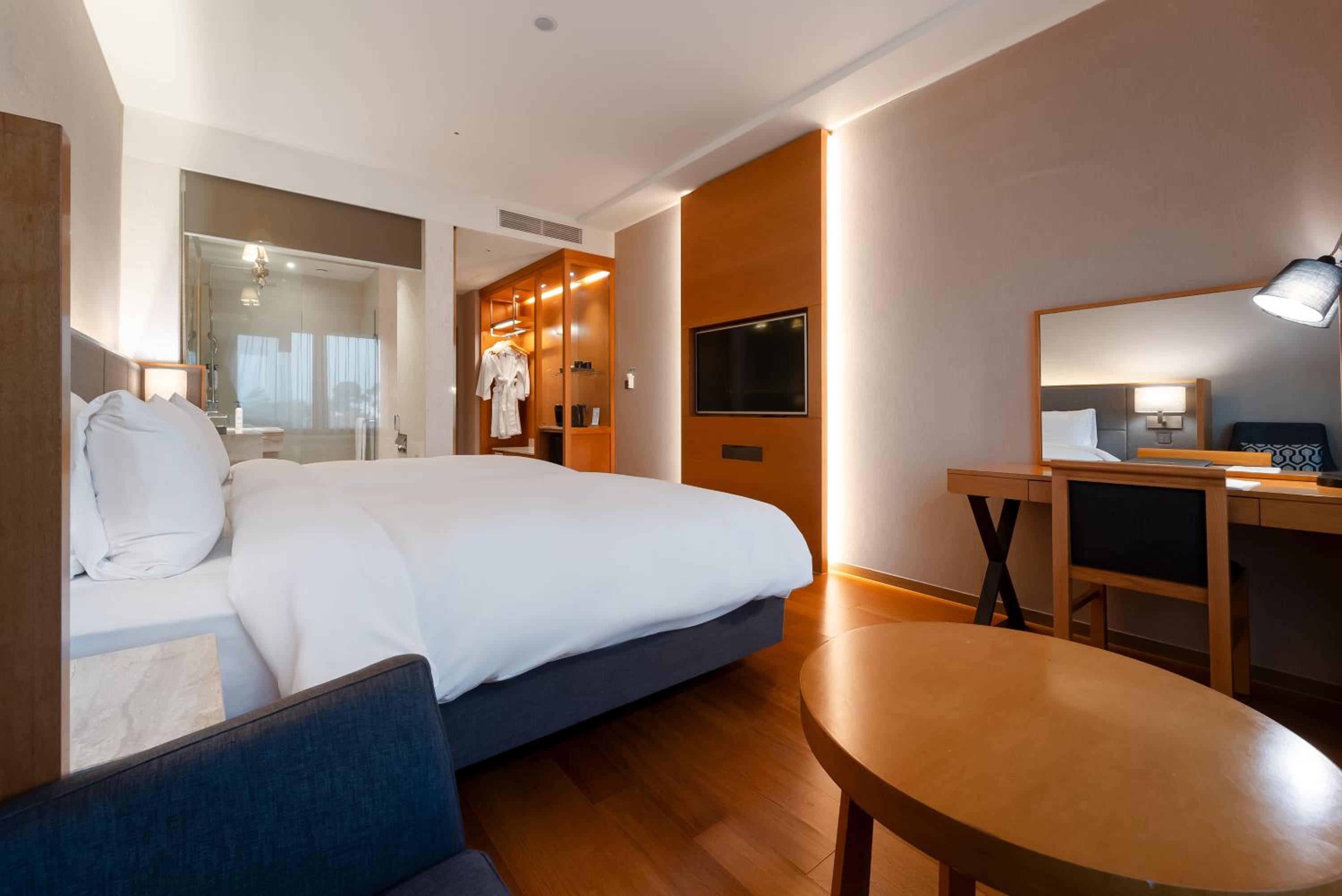Park Standard Twin Room - Photo 4