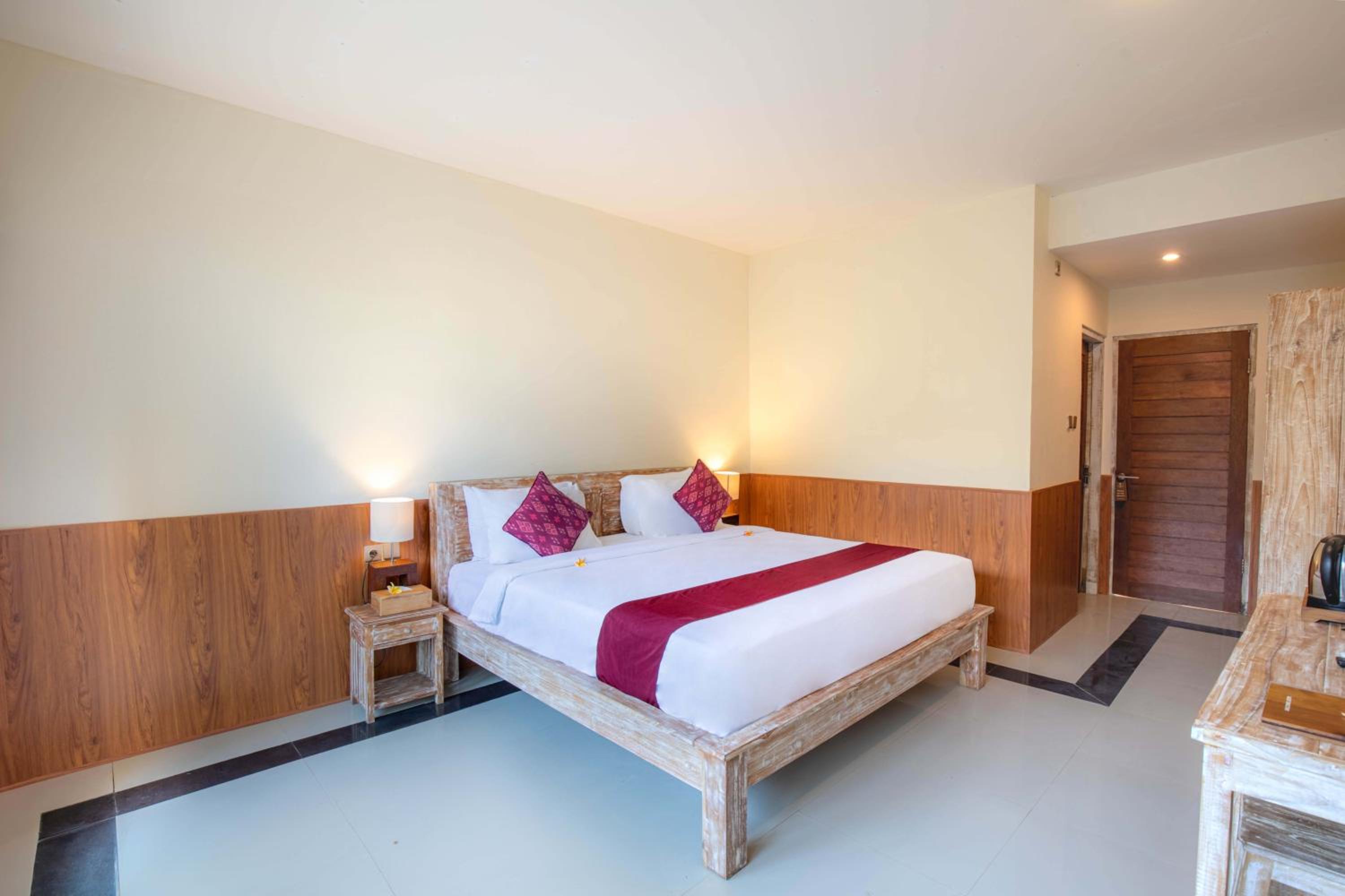 Deluxe Double Room - Photo 8