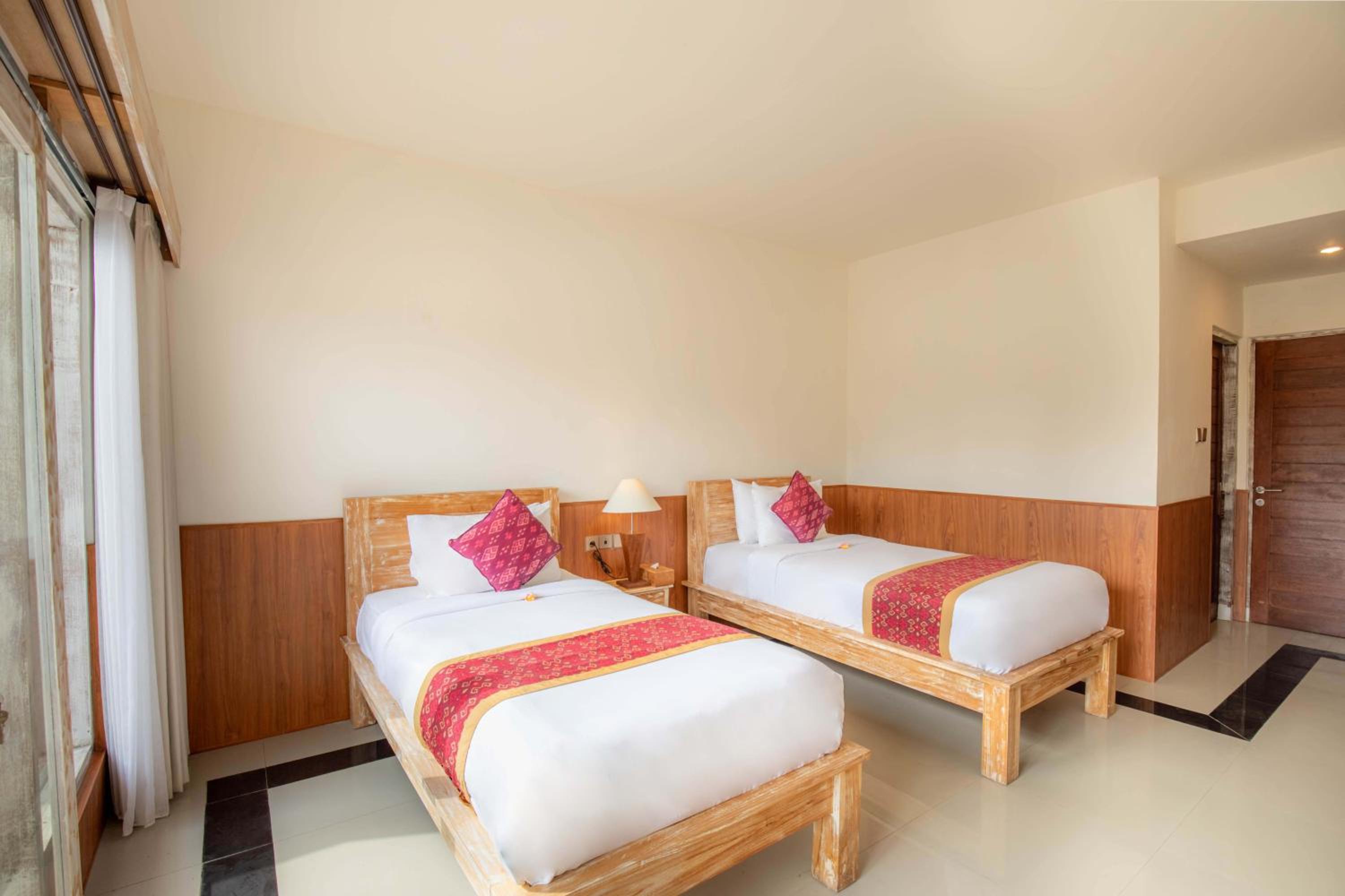 Deluxe Twin Room - Photo 8