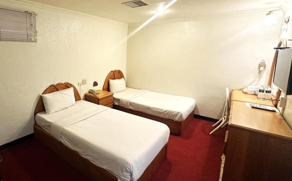 Standard Twin Room - No Window