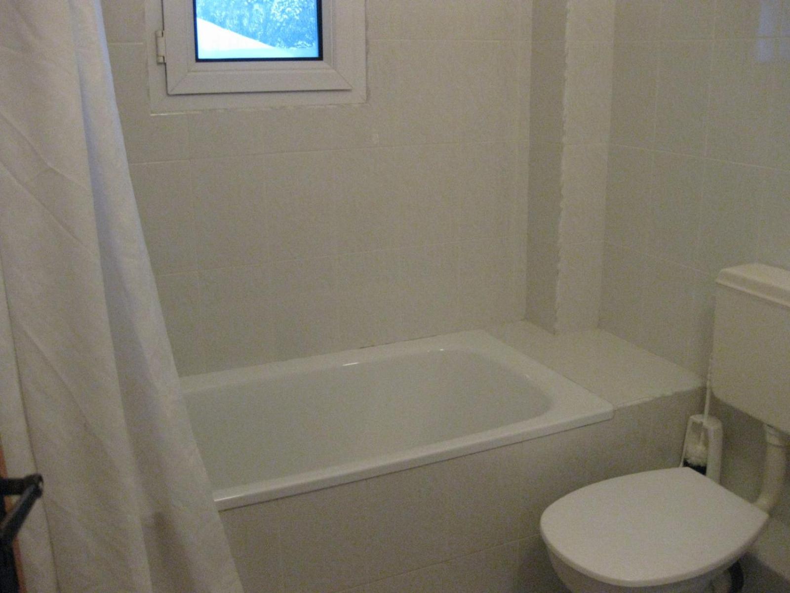 Double Room with Bath photo 3