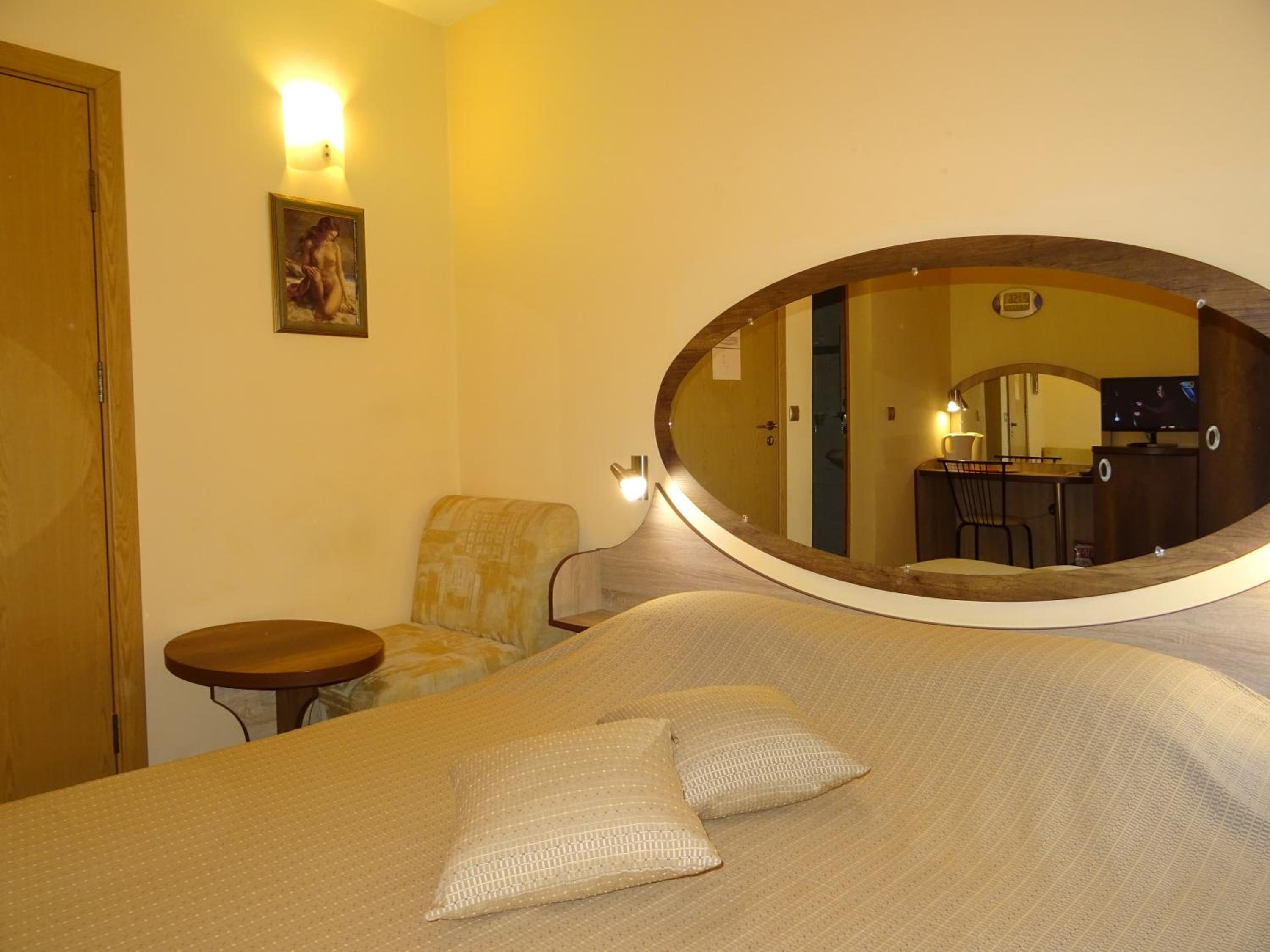 Double or Twin Room - Photo 38