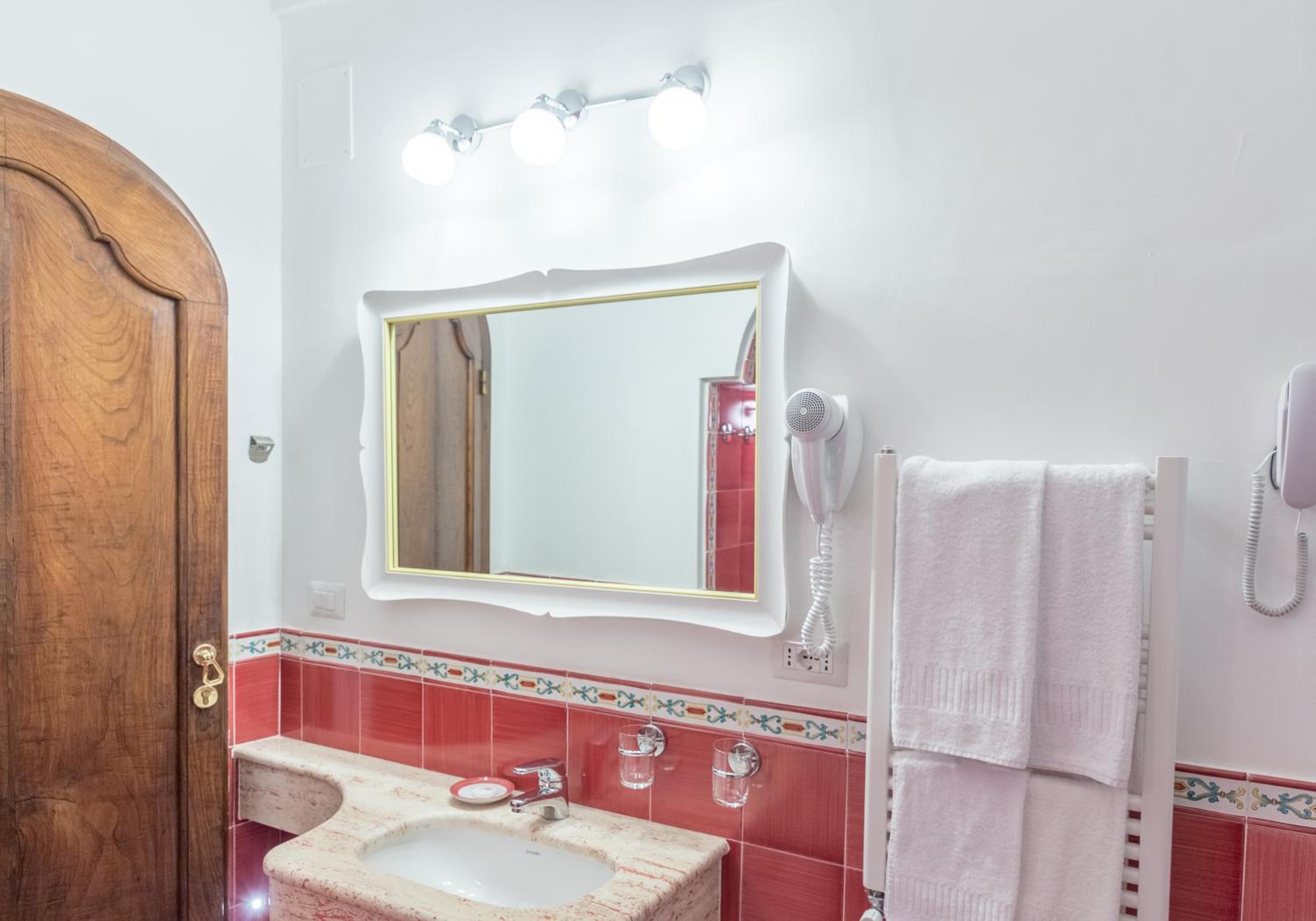 Standard Double or Twin Room with Garden View - Photo 3